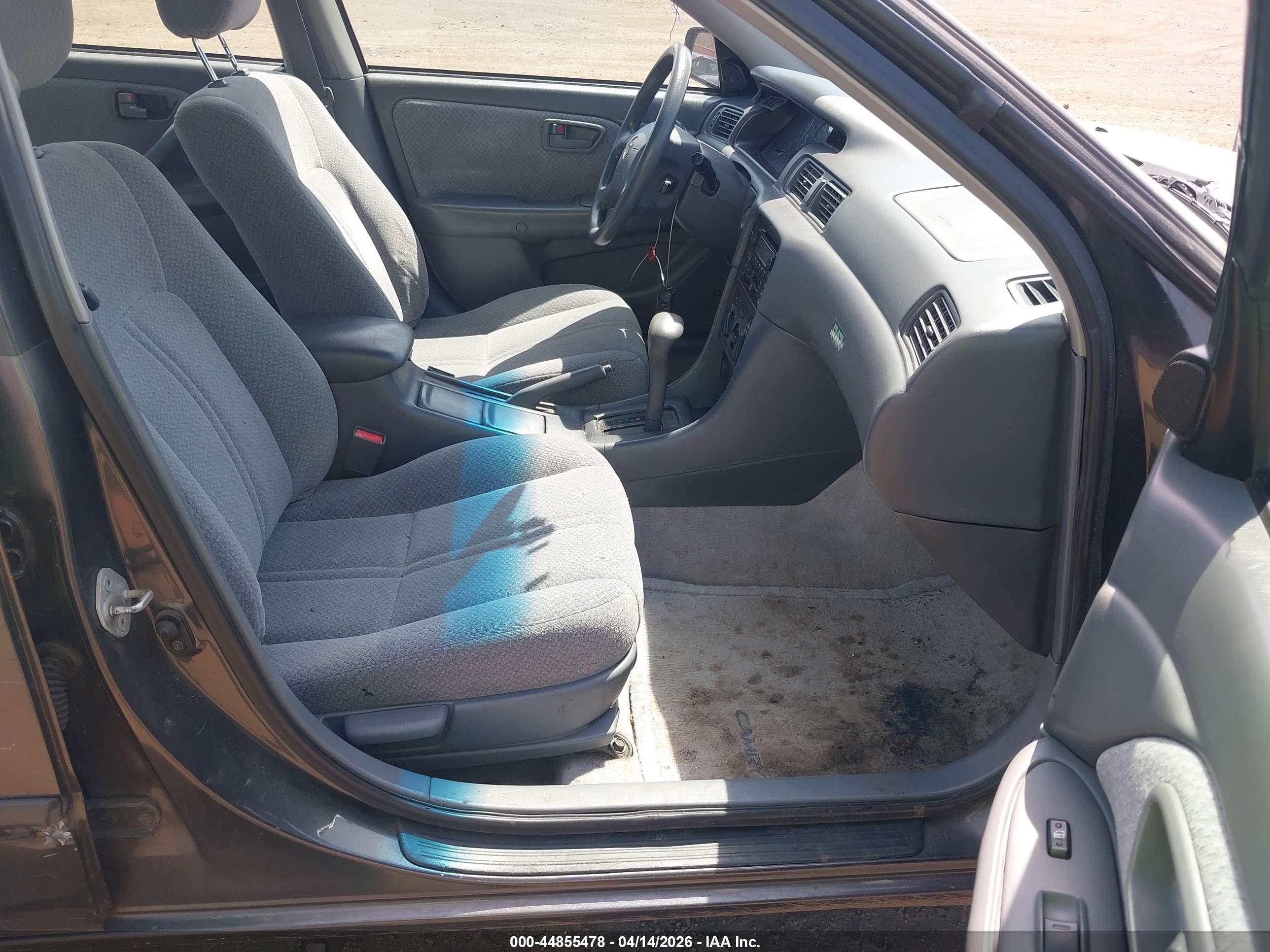 TOYOTA CAMRY image 5
