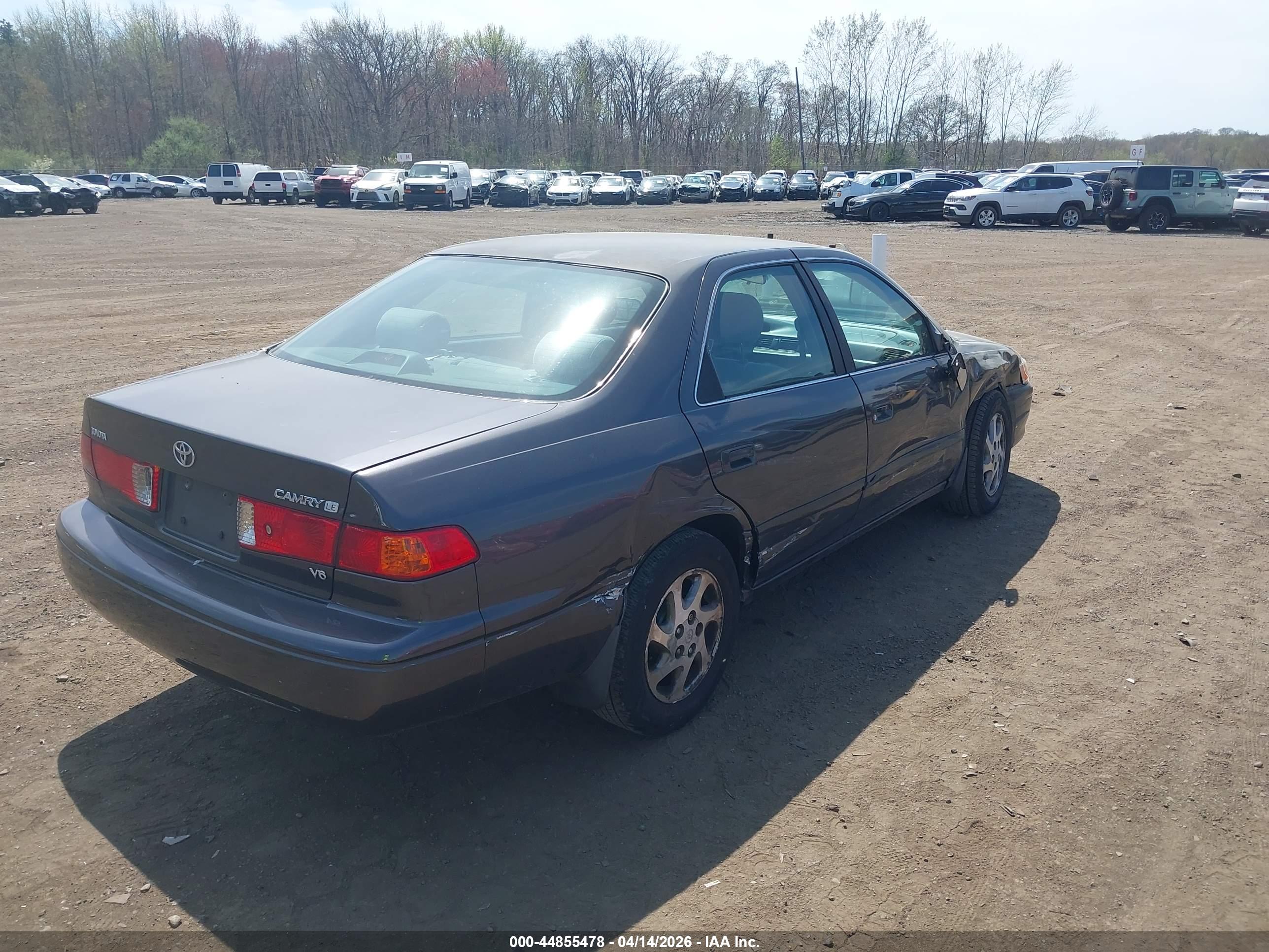 TOYOTA CAMRY image 6