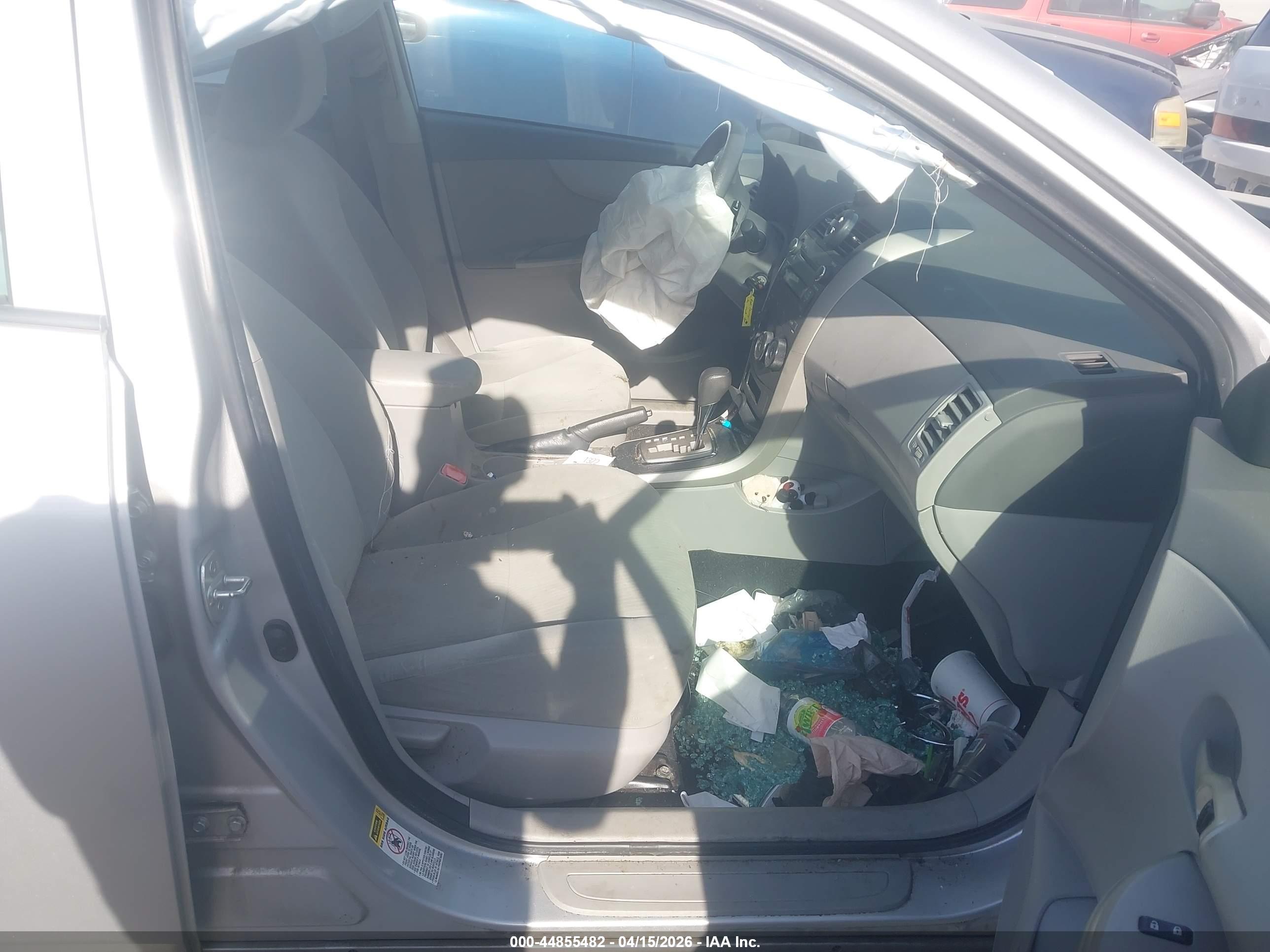 TOYOTA COROLLA image 5