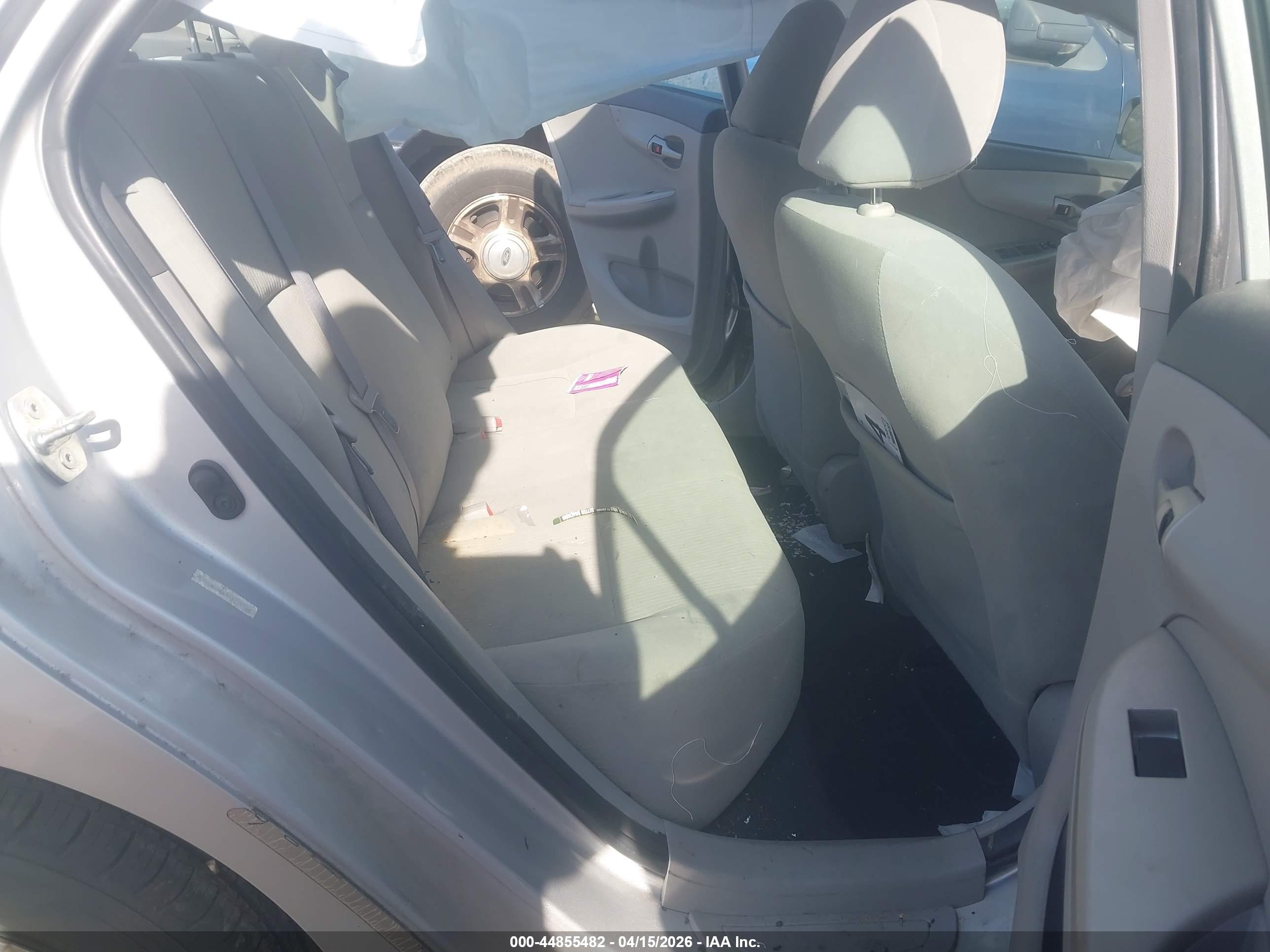 TOYOTA COROLLA image 8