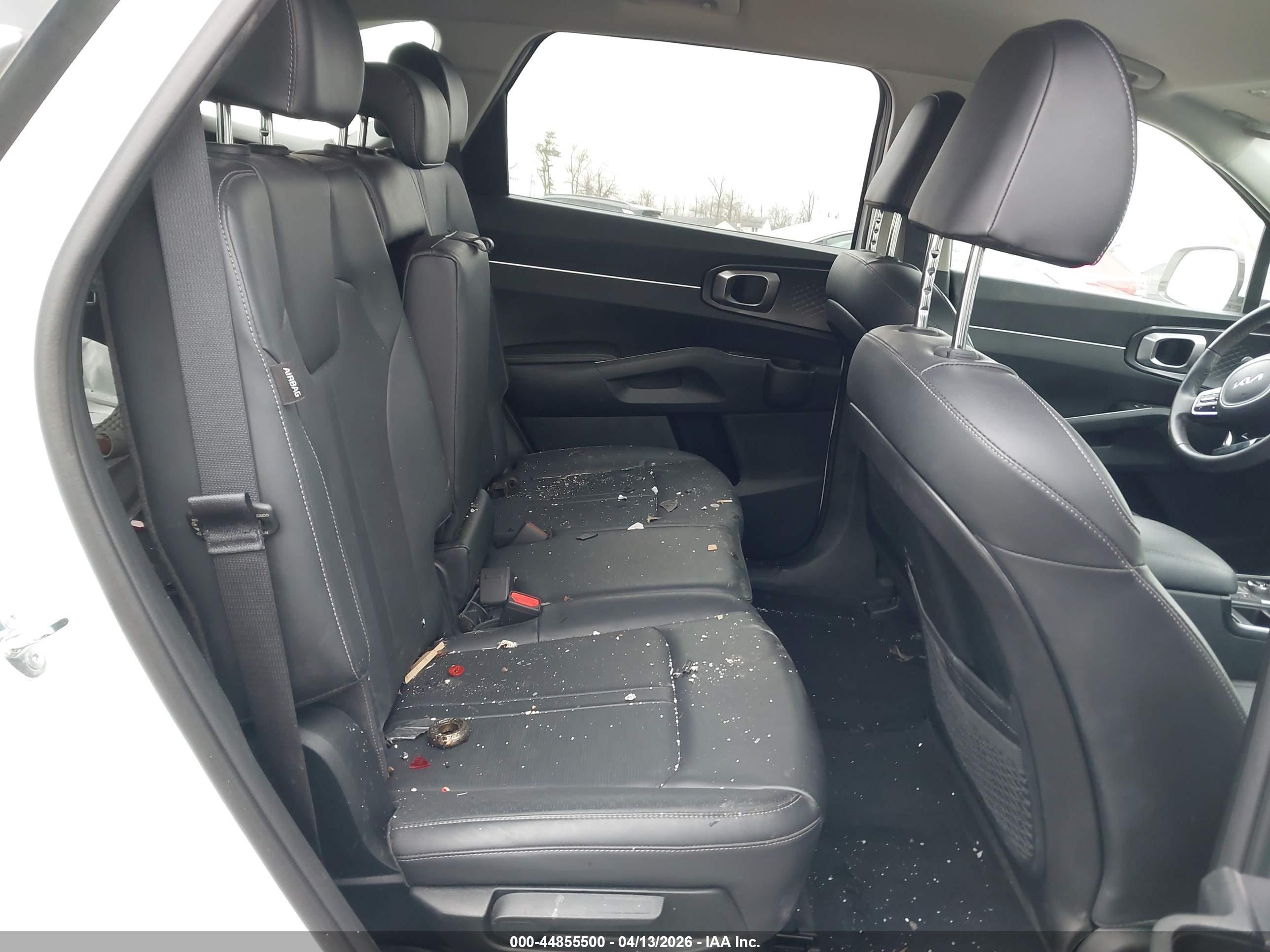 KIA SORENTO image 8