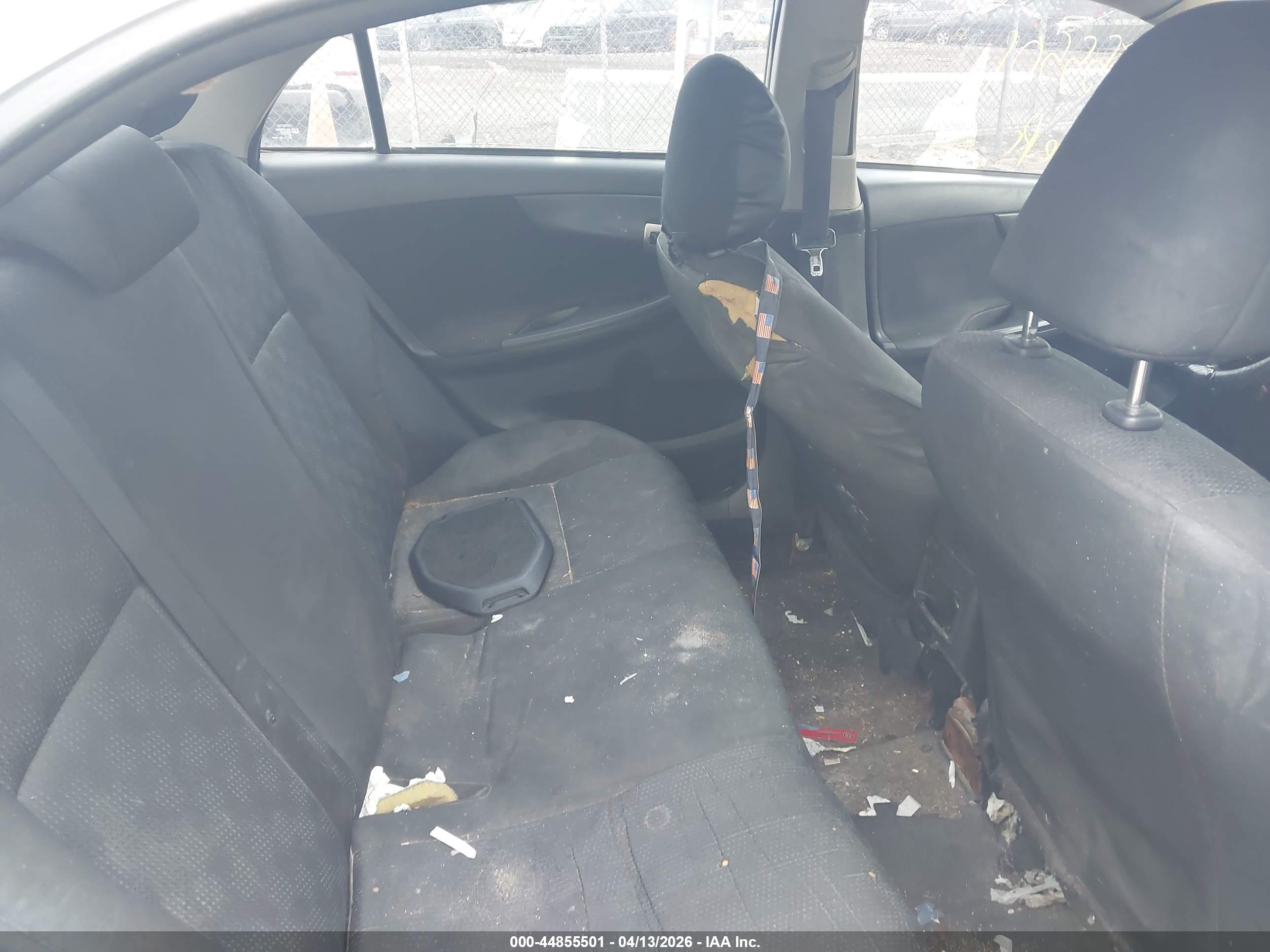 TOYOTA COROLLA image 8
