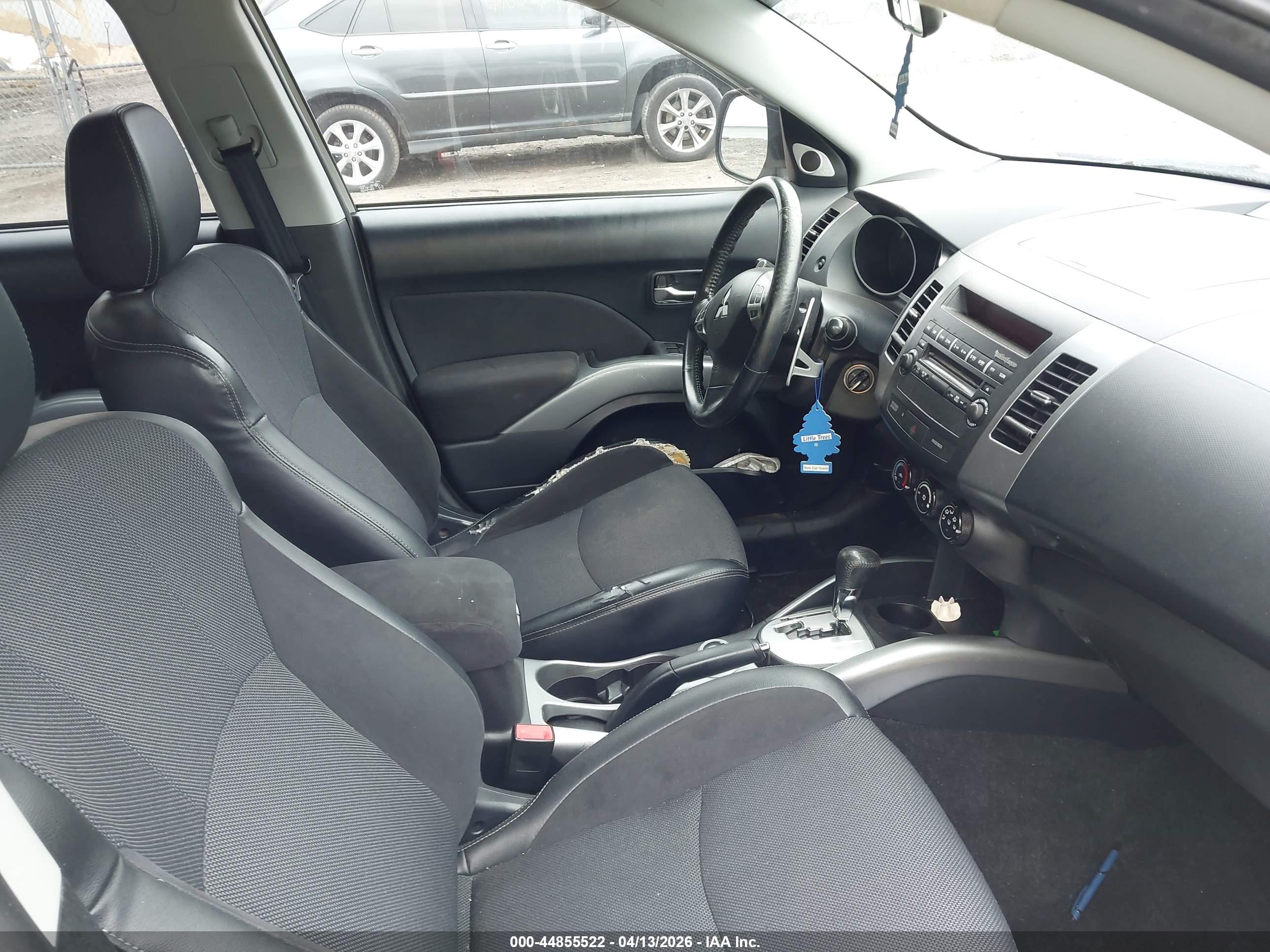 MITSUBISHI OUTLANDER image 5