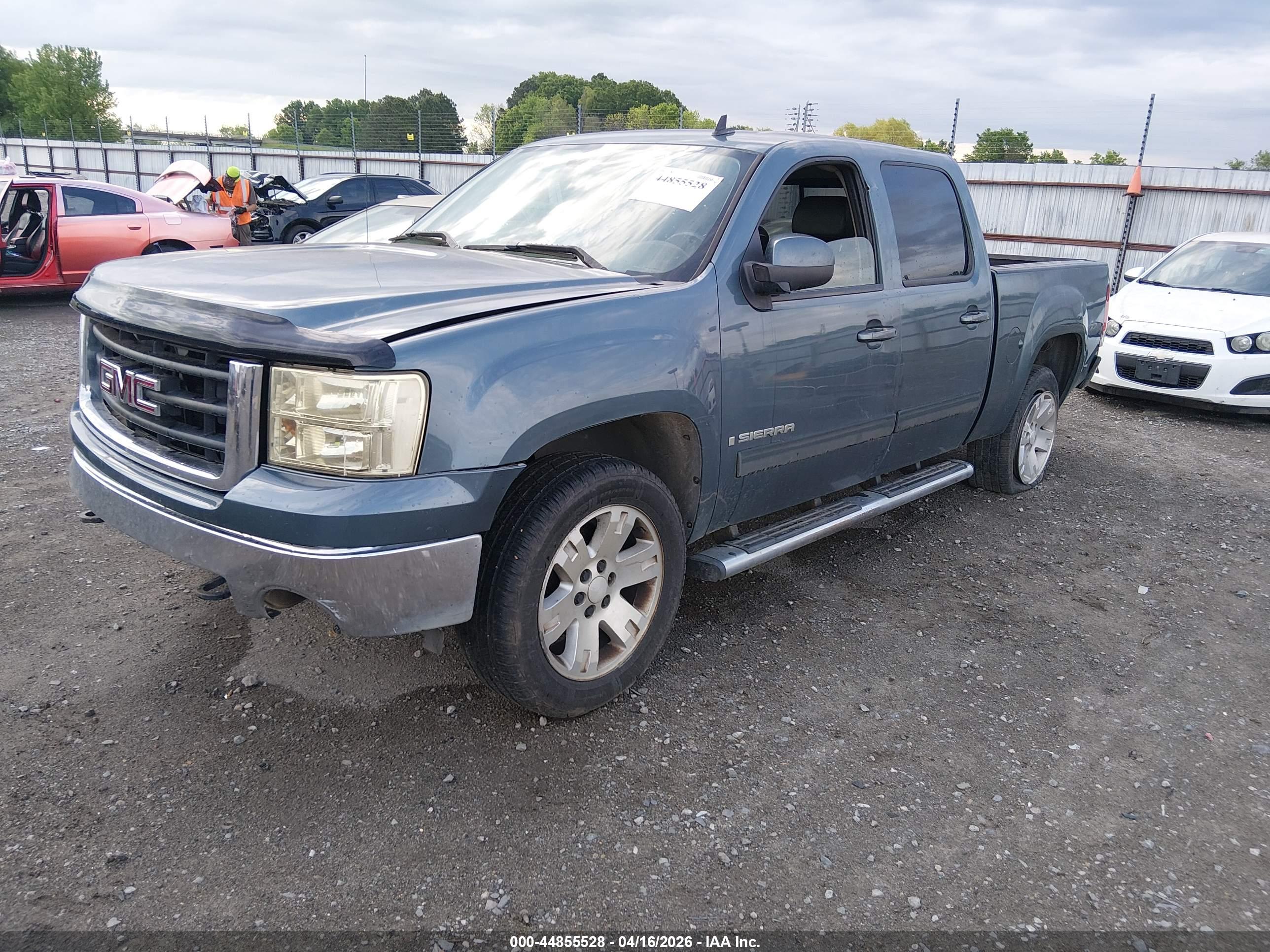 GMC SIERRA image 2