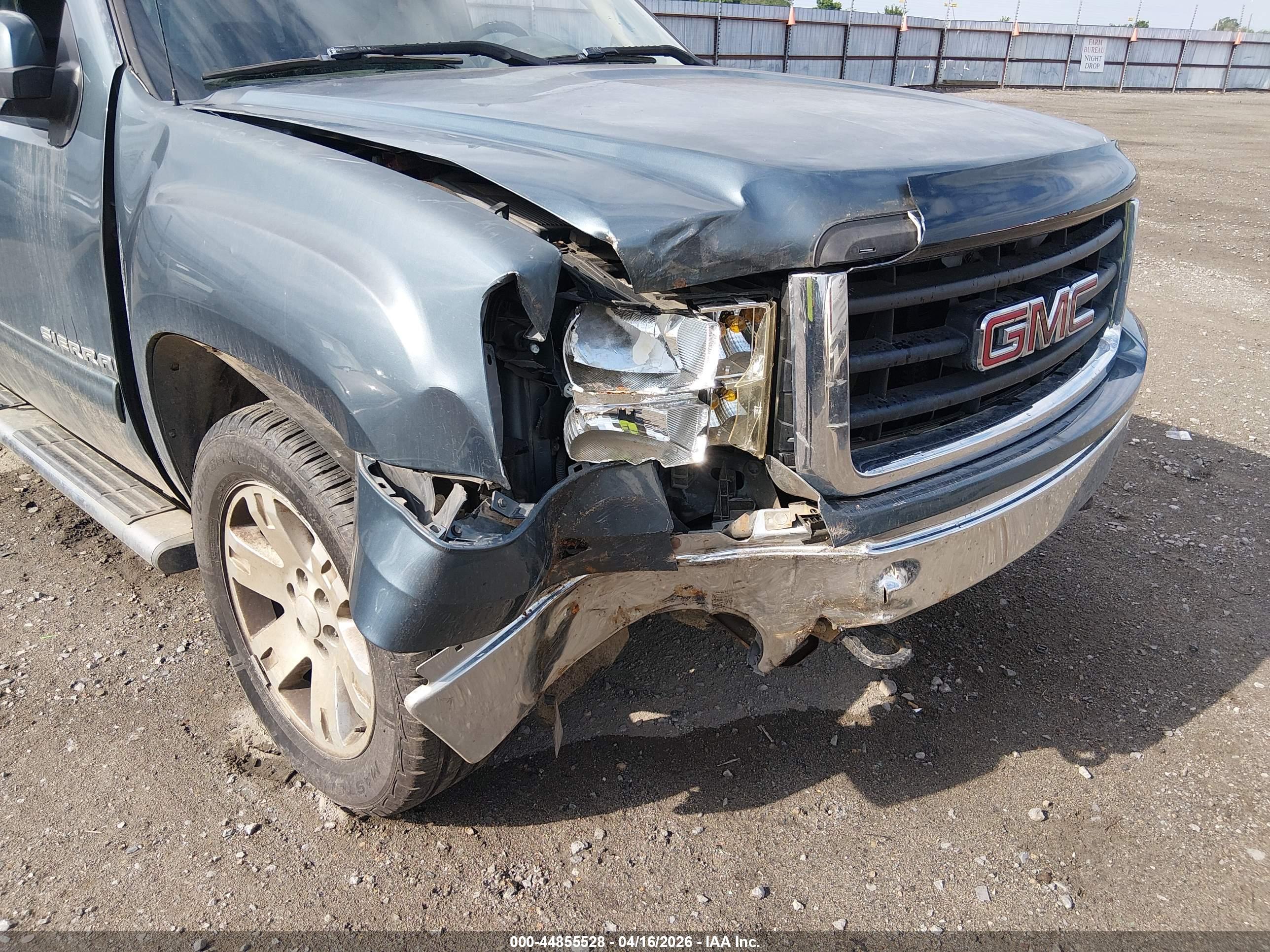 GMC SIERRA image 6