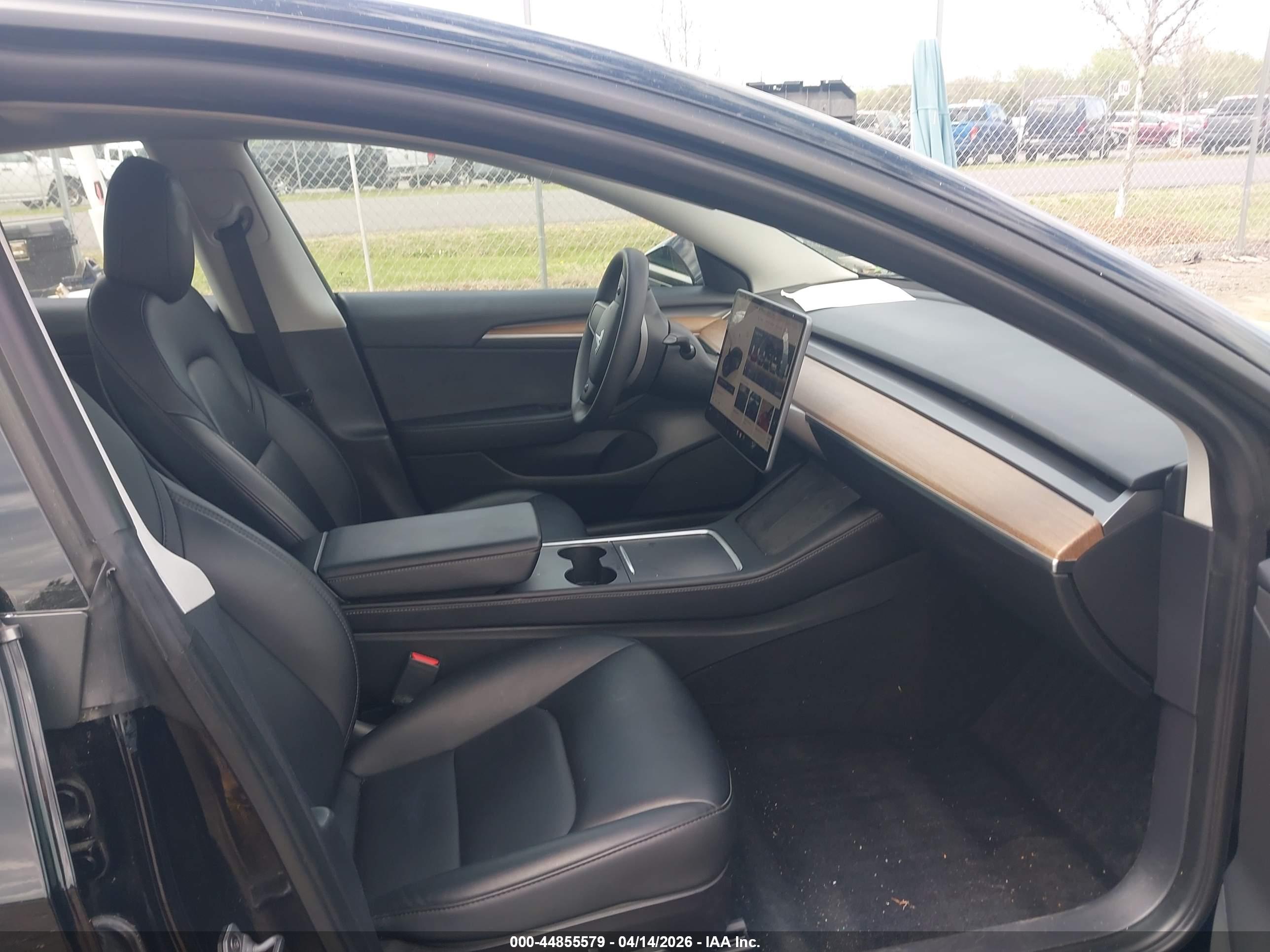 TESLA MODEL image 5
