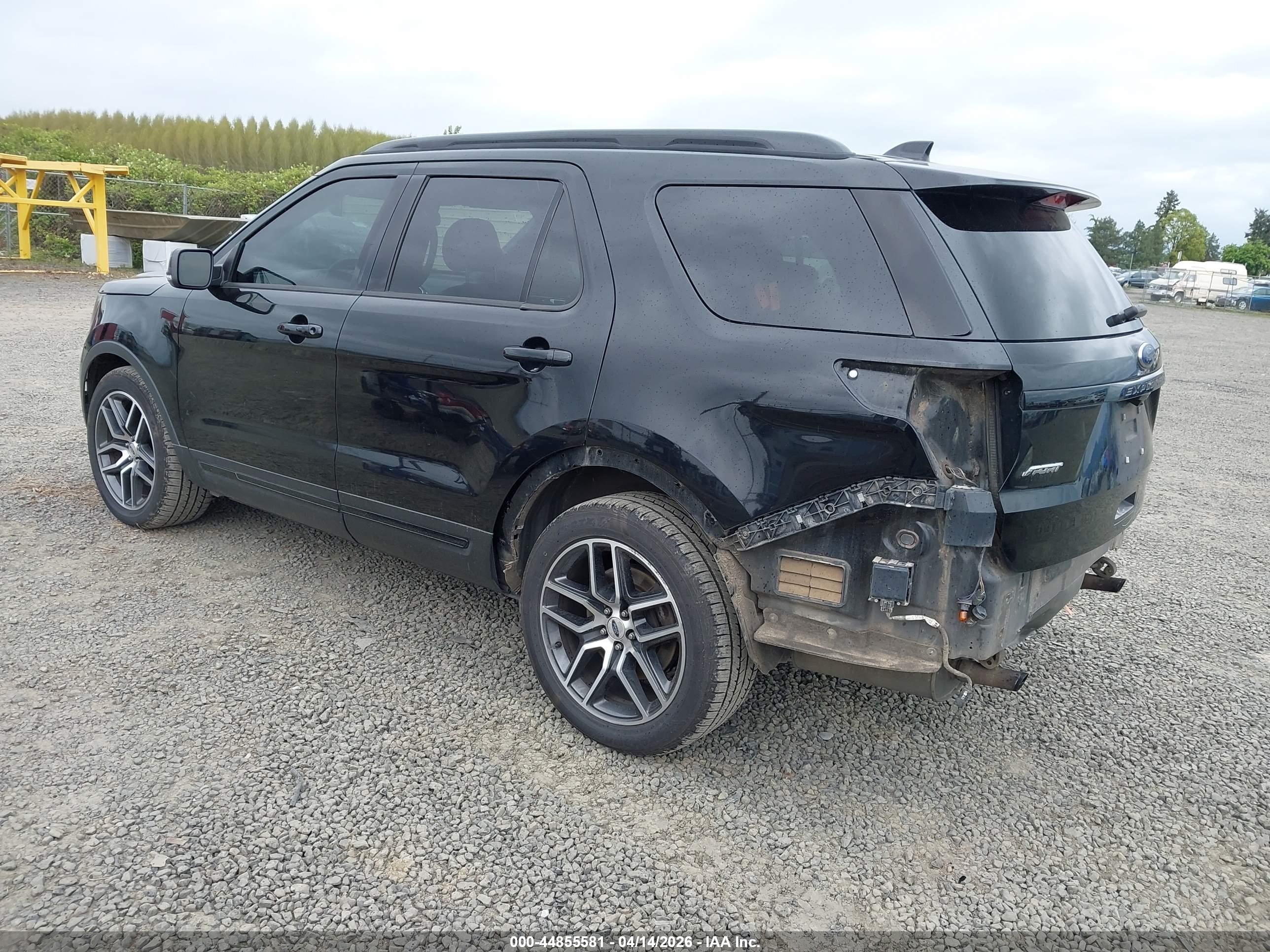 FORD EXPLORER image 3