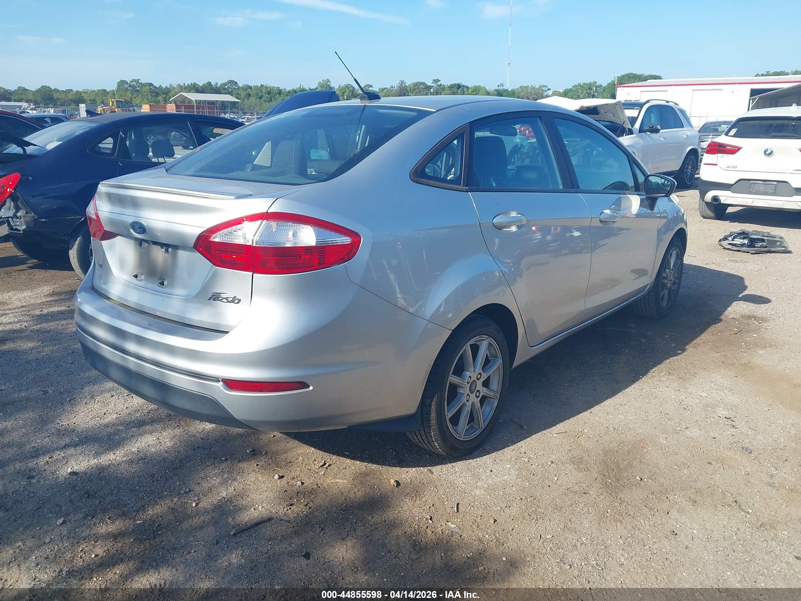 FORD FIESTA image 4