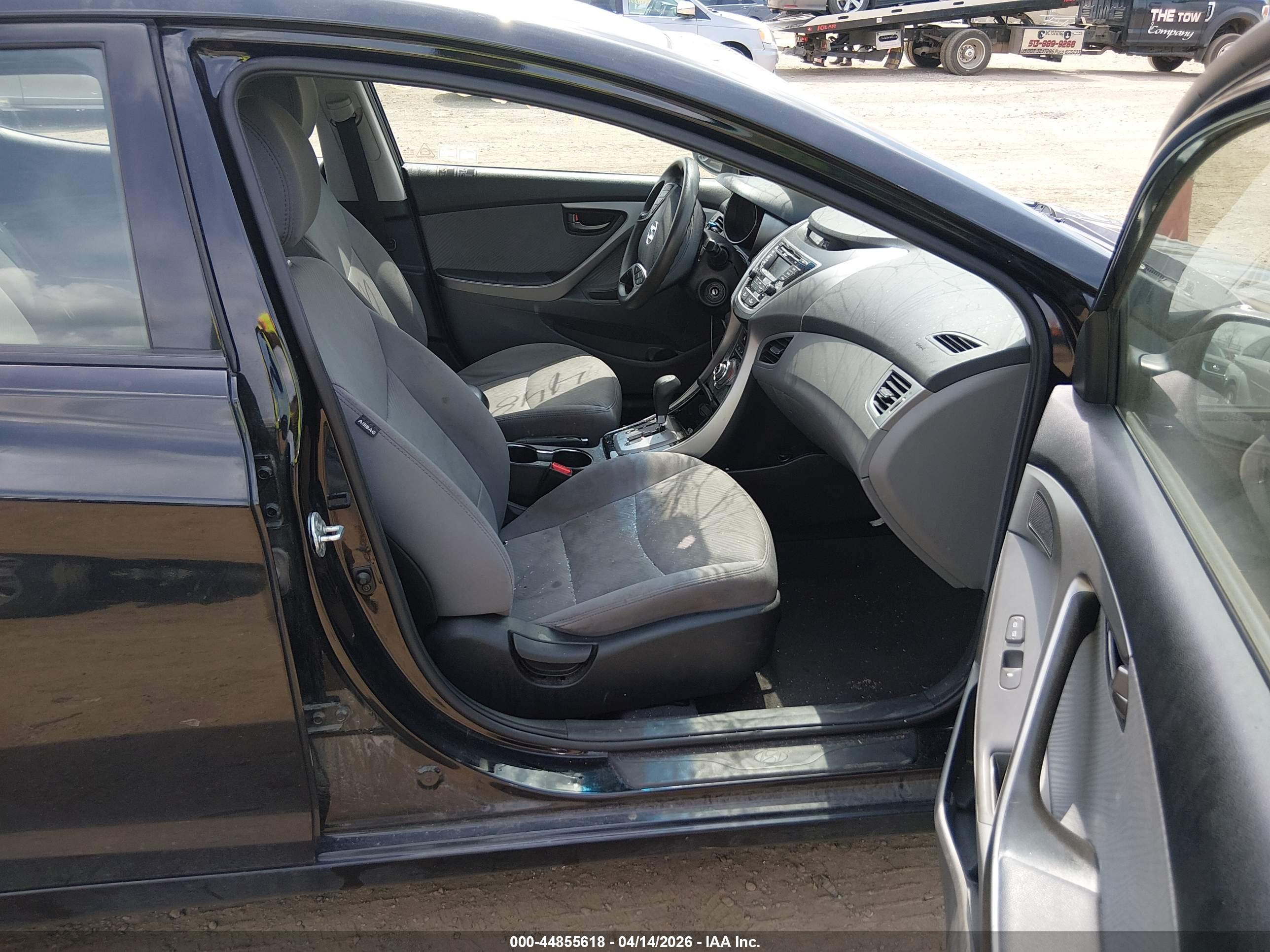 HYUNDAI ELANTRA image 5
