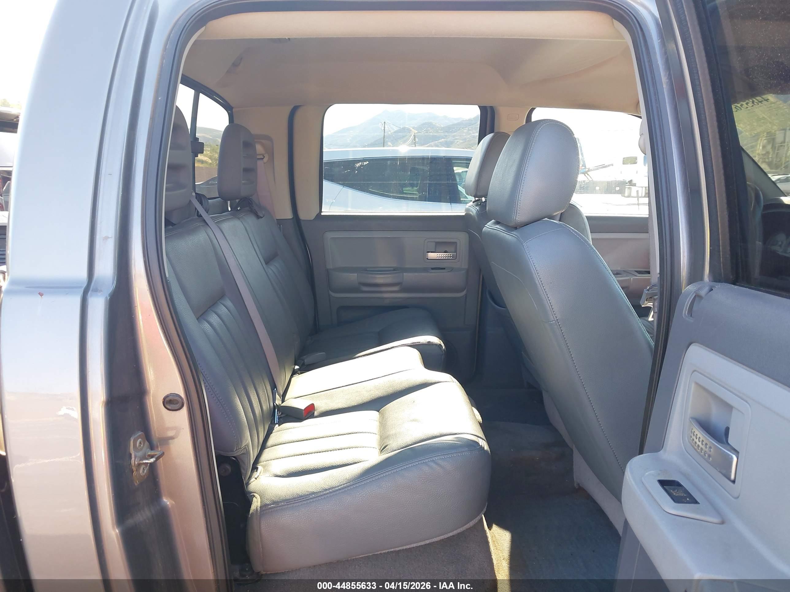 DODGE DAKOTA image 8