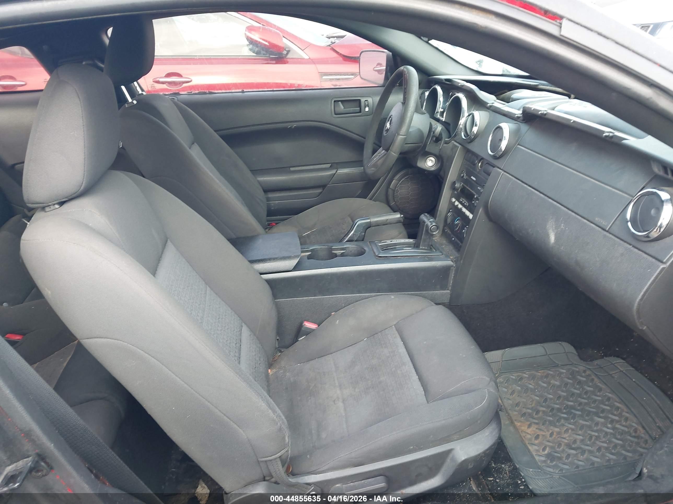 FORD MUSTANG image 5