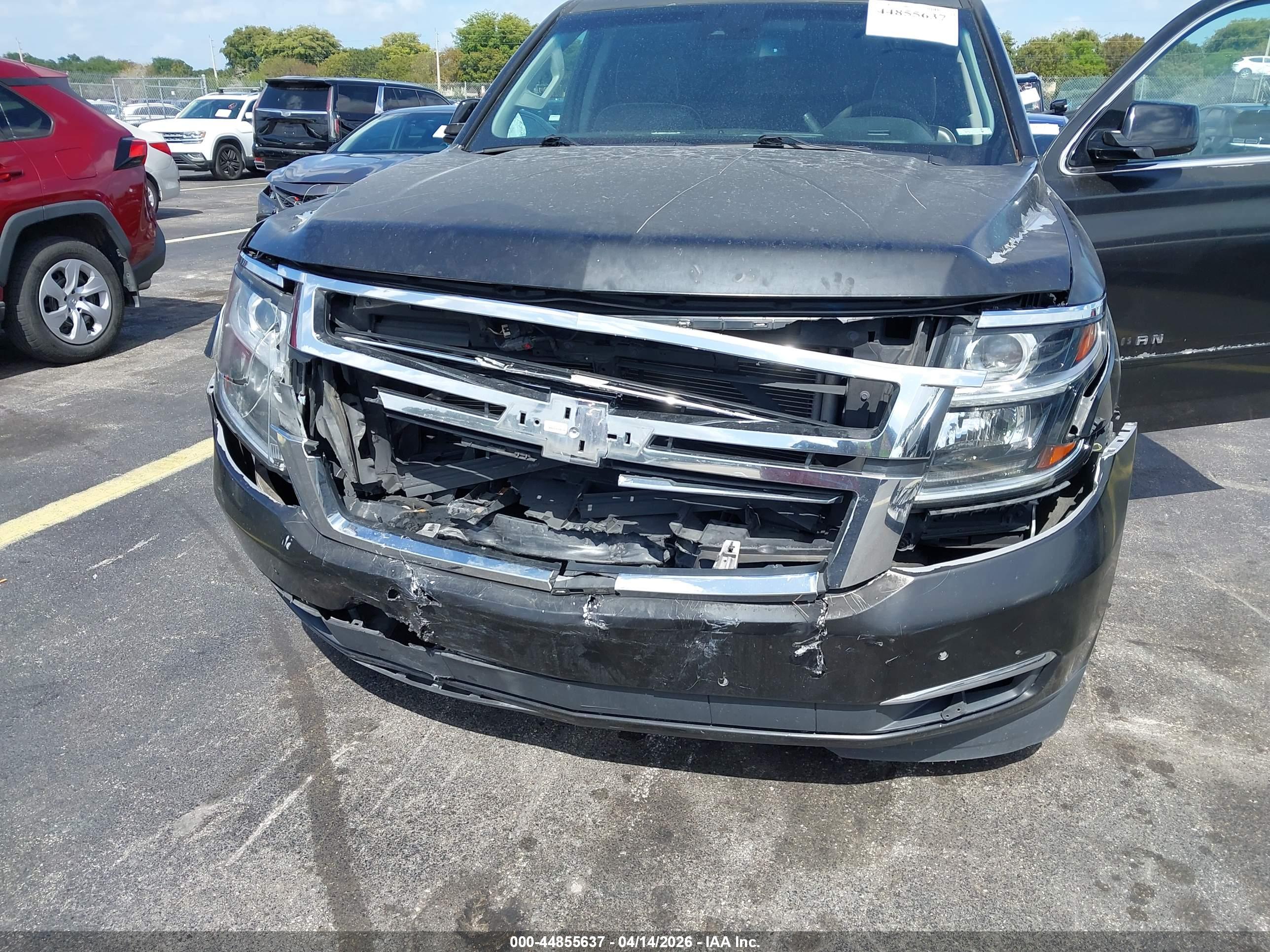 CHEVROLET SUBURBAN image 6