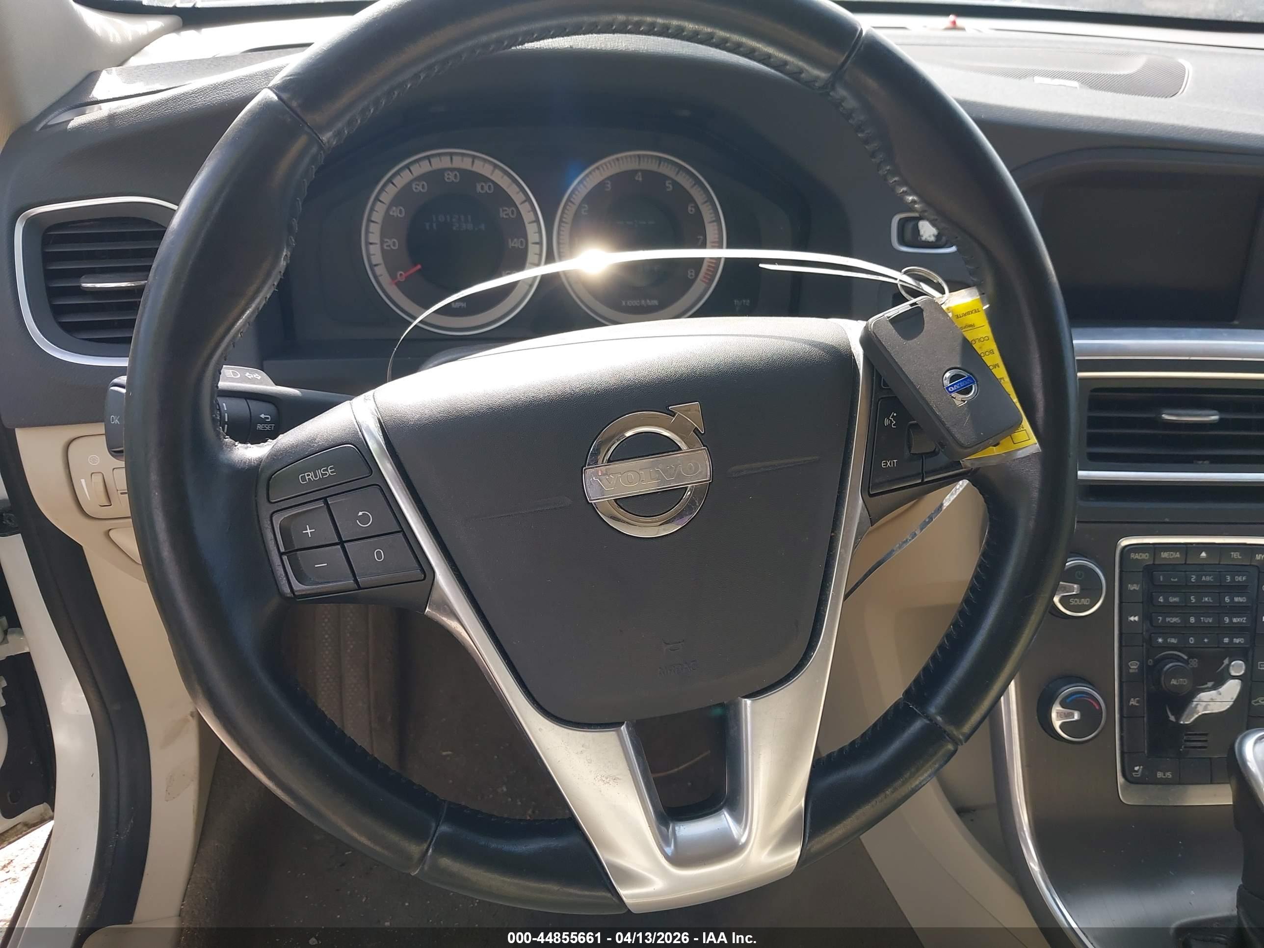 VOLVO S60 image 11