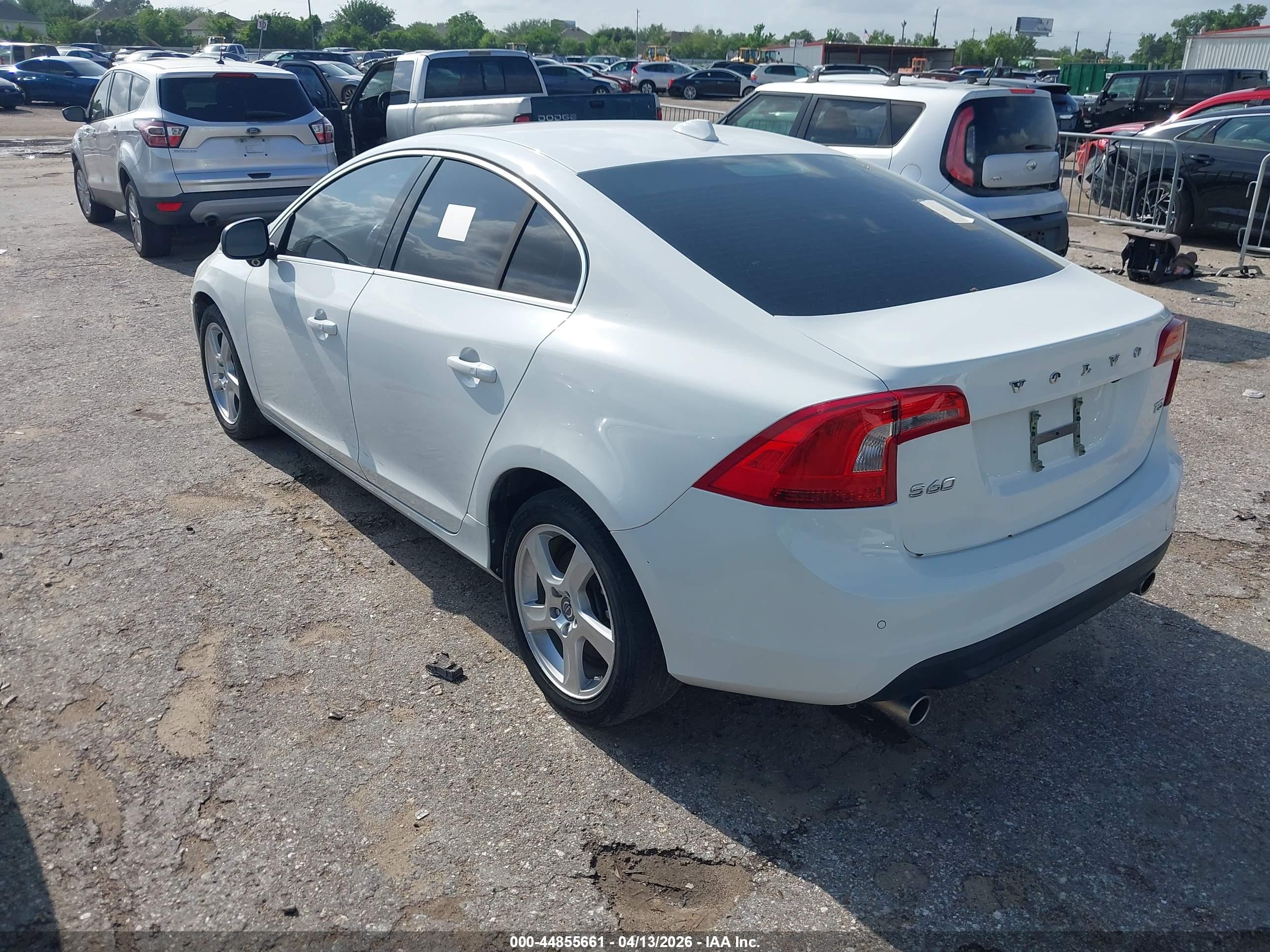 VOLVO S60 image 3