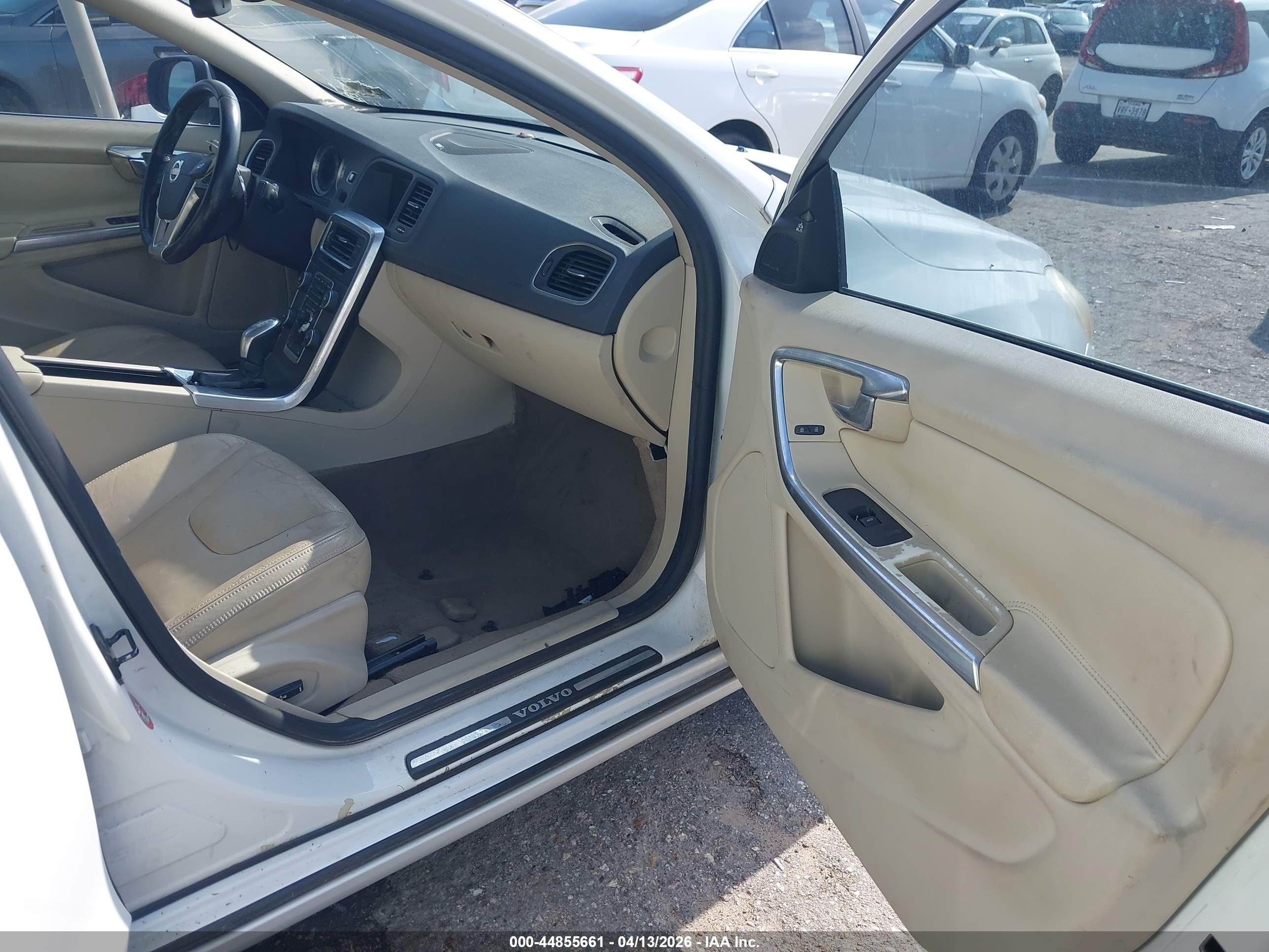 VOLVO S60 image 5