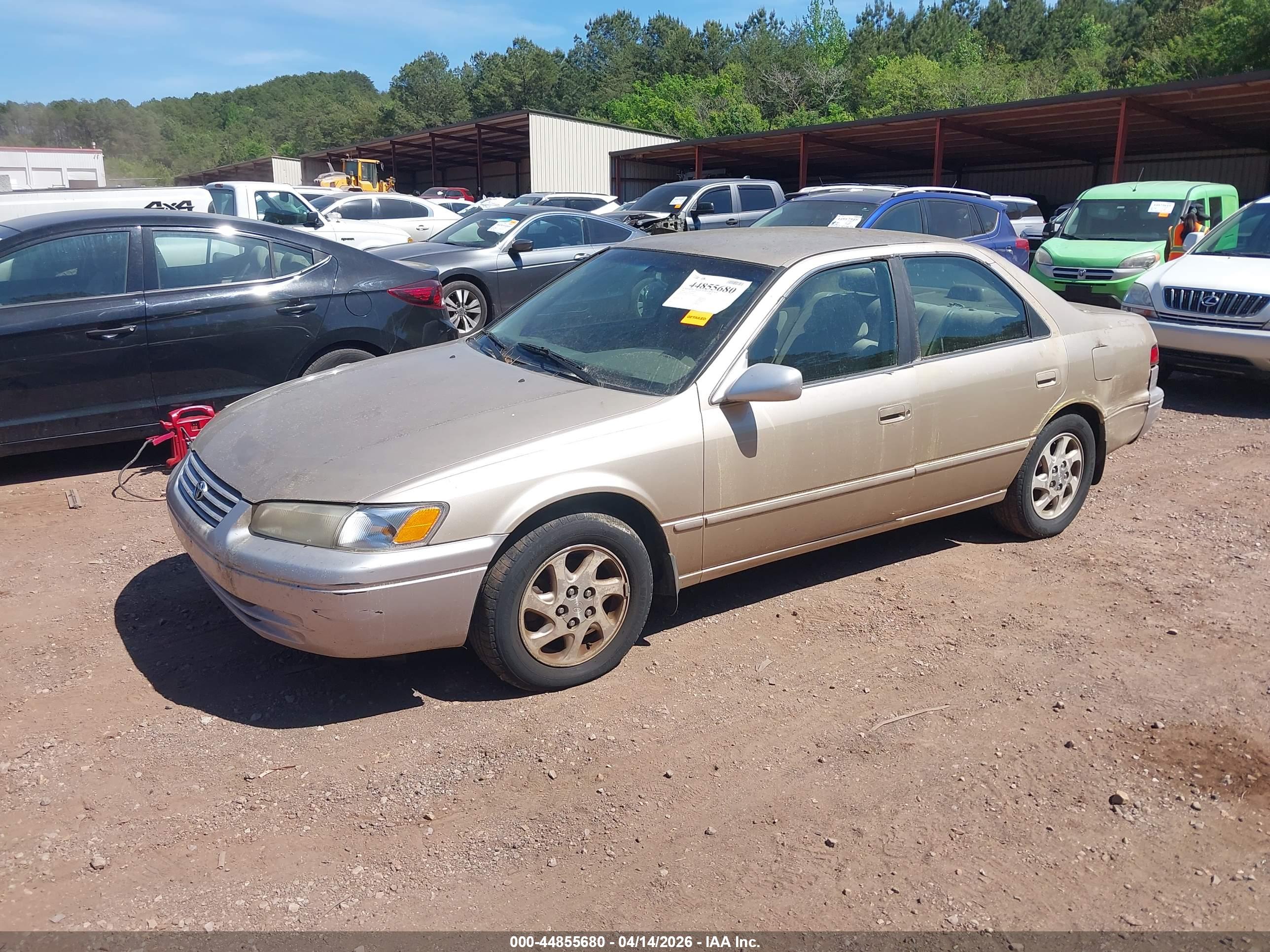 TOYOTA CAMRY image 2