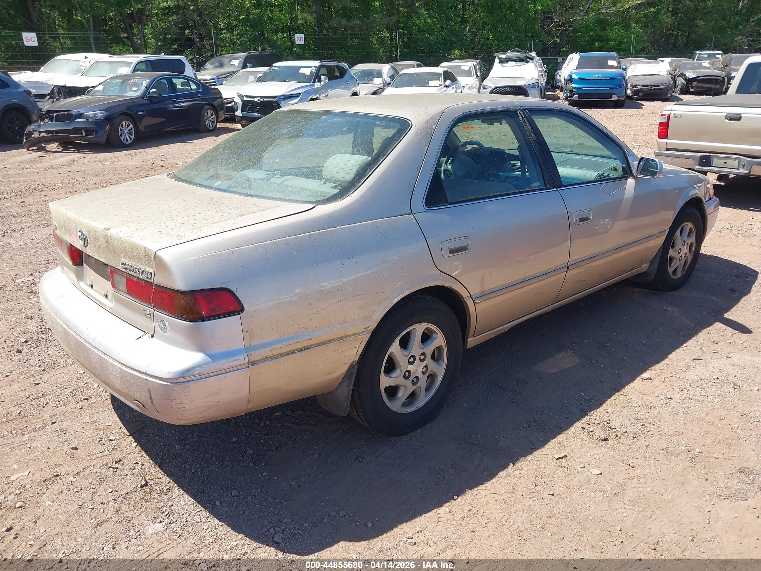 TOYOTA CAMRY image 4