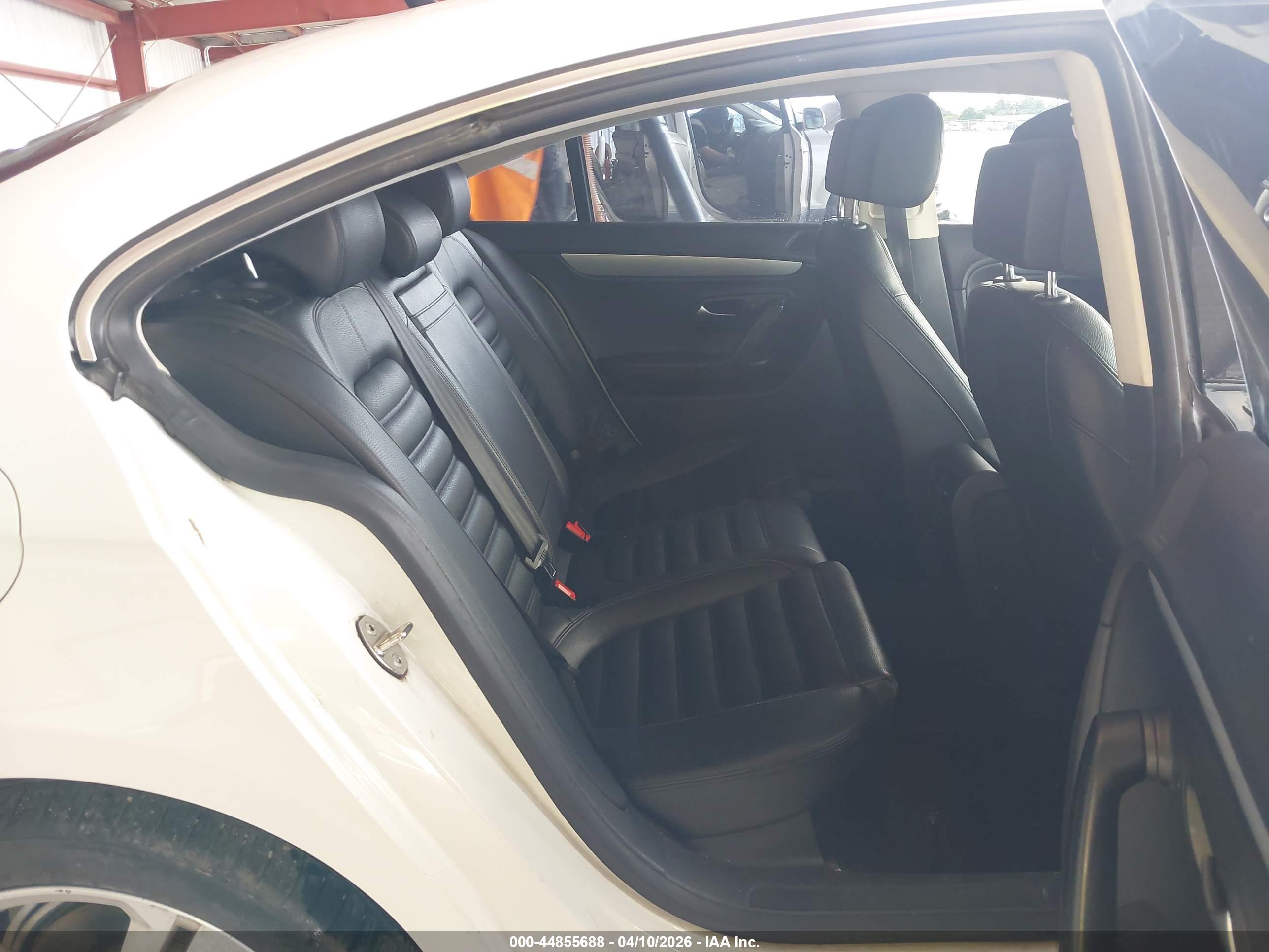VOLKSWAGEN CC image 8