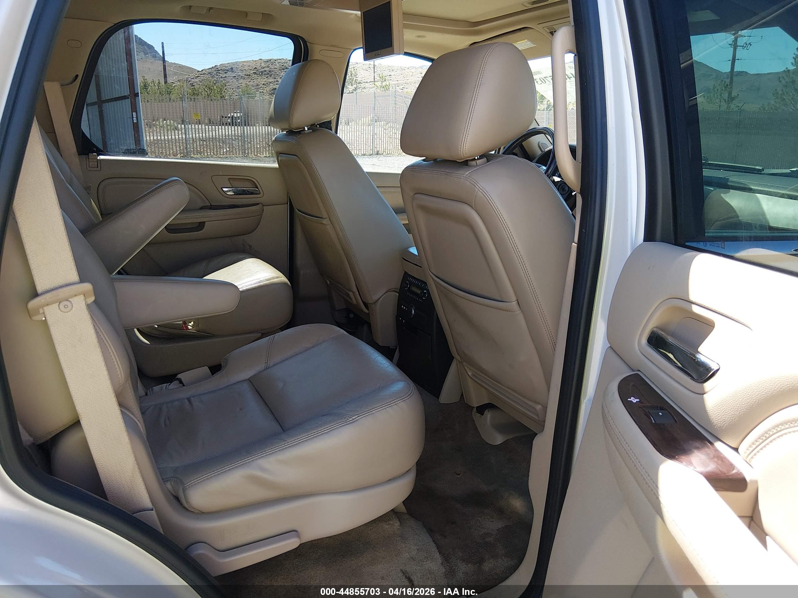 CADILLAC ESCALADE image 8