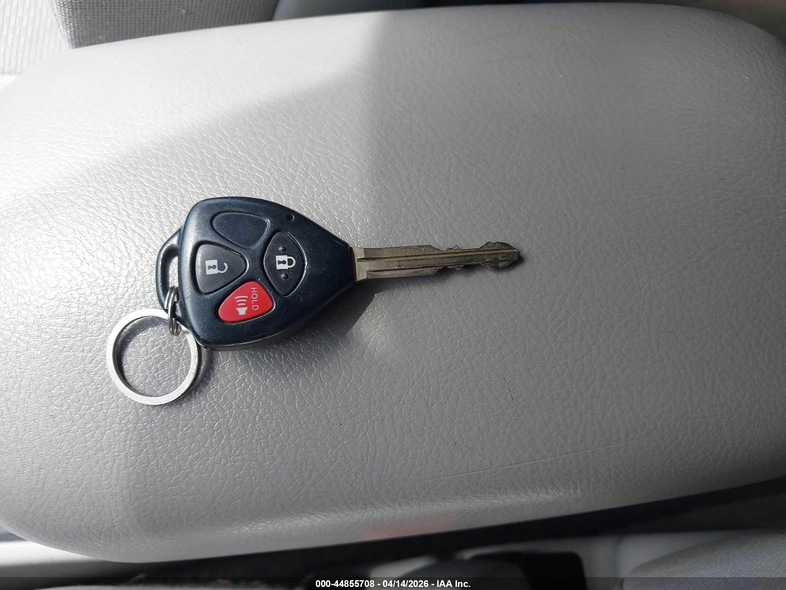 TOYOTA RAV4 image 11