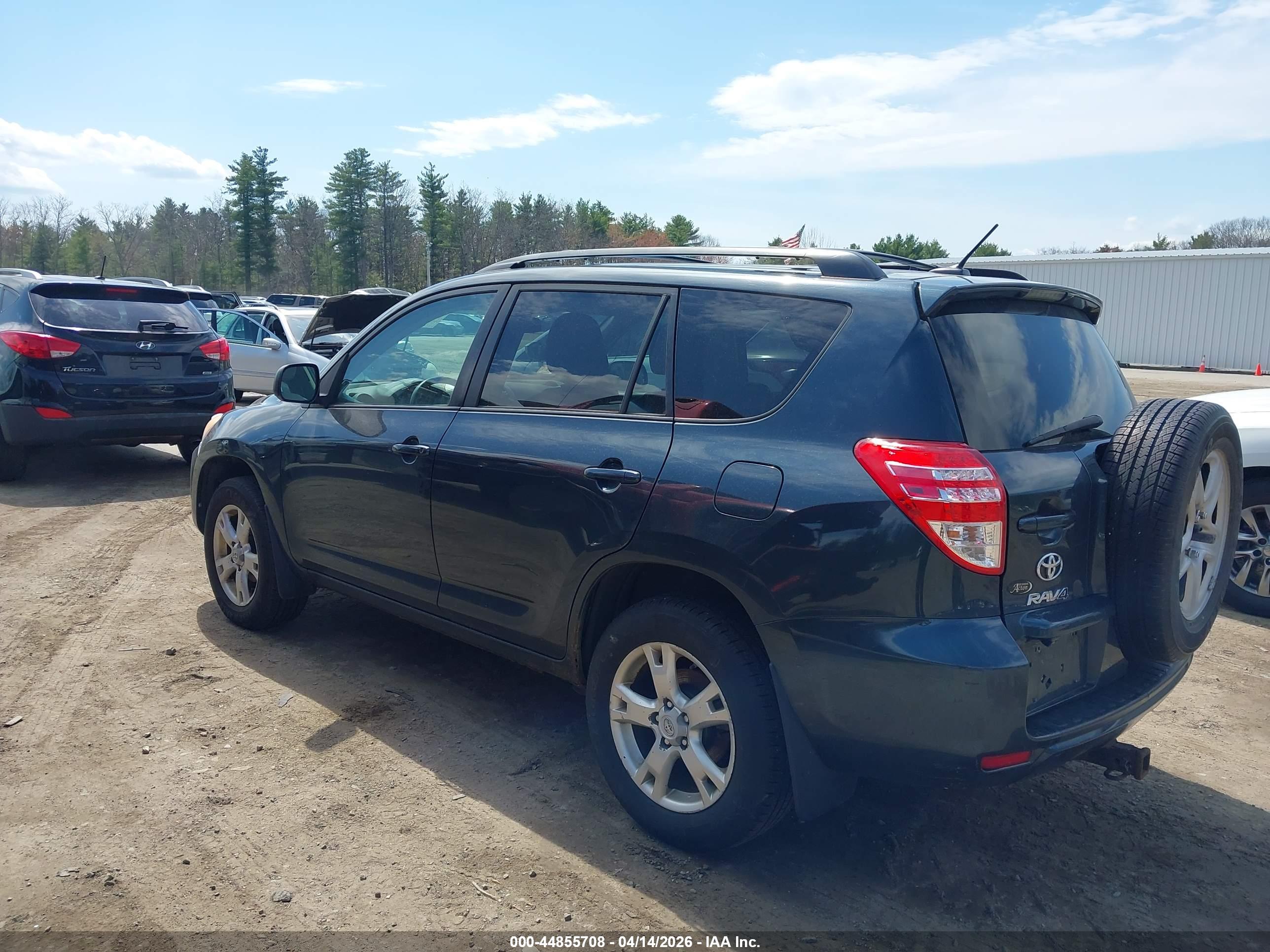 TOYOTA RAV4 image 3