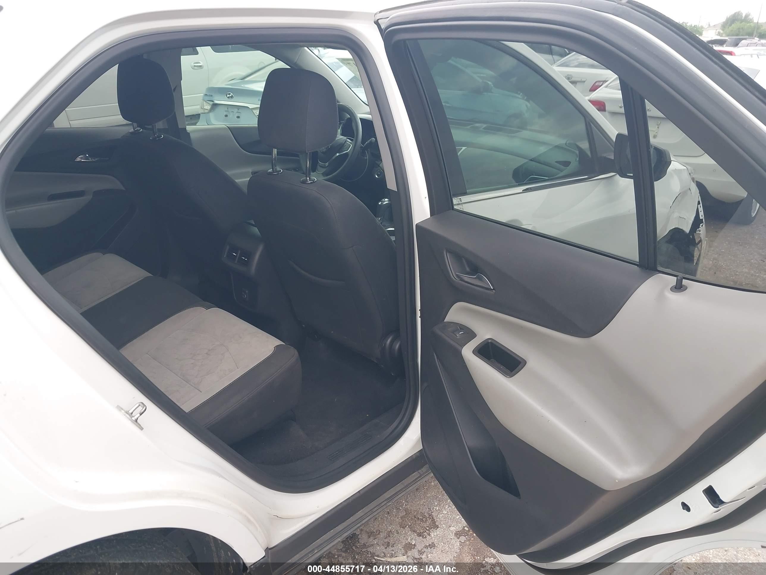 CHEVROLET EQUINOX image 8