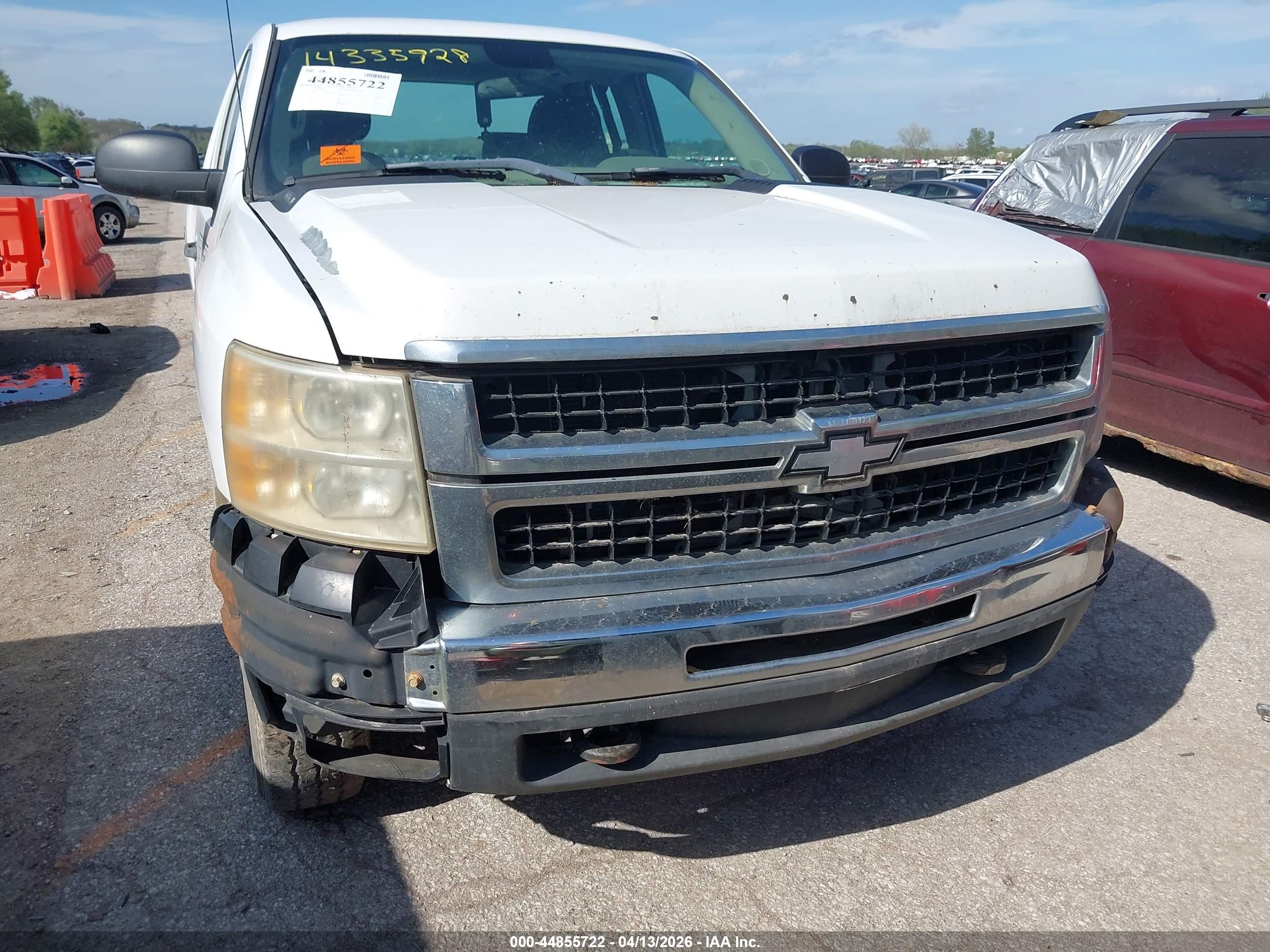 CHEVROLET SILVERADO image 6