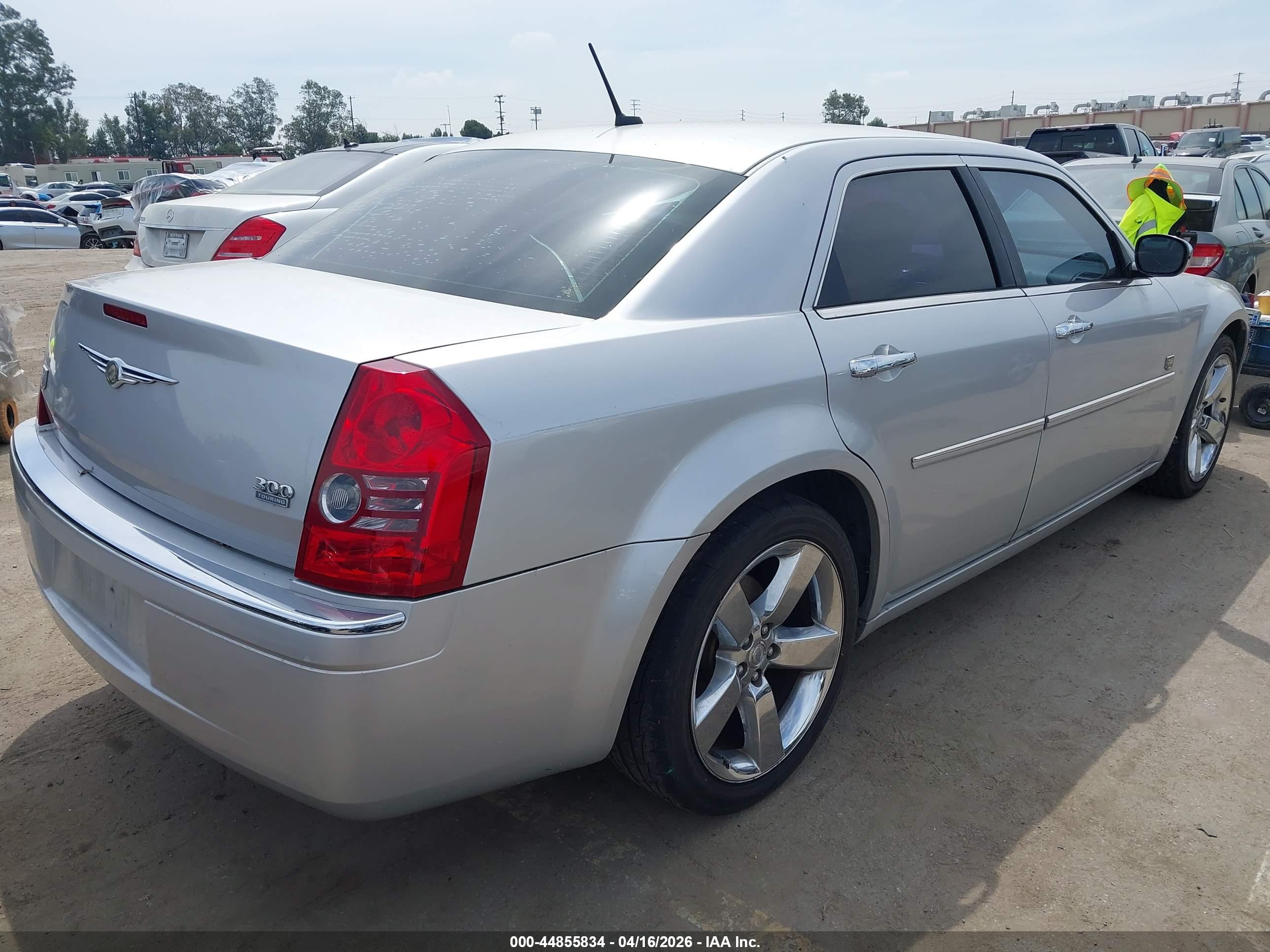 CHRYSLER 300 image 4