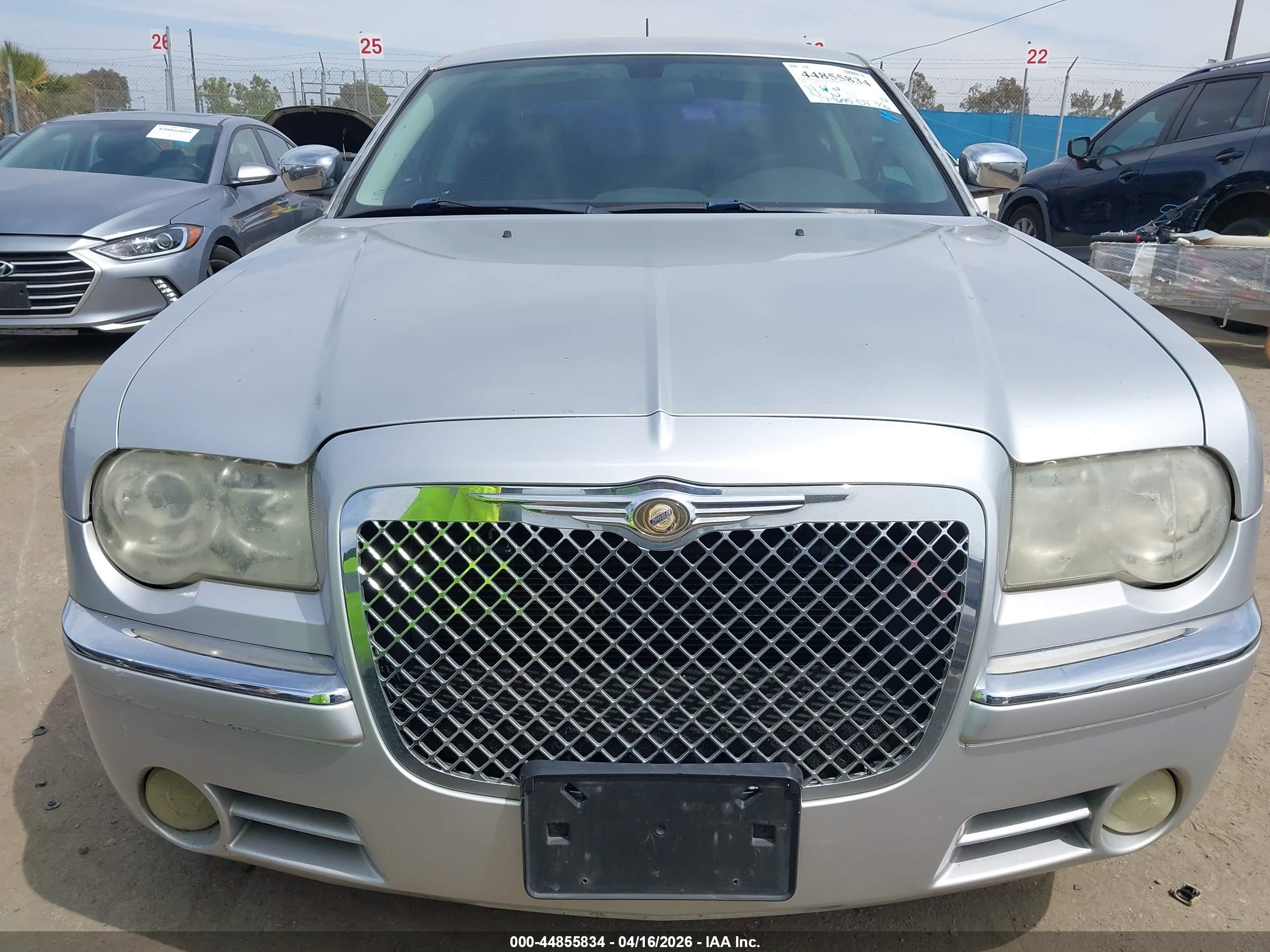 CHRYSLER 300 image 6