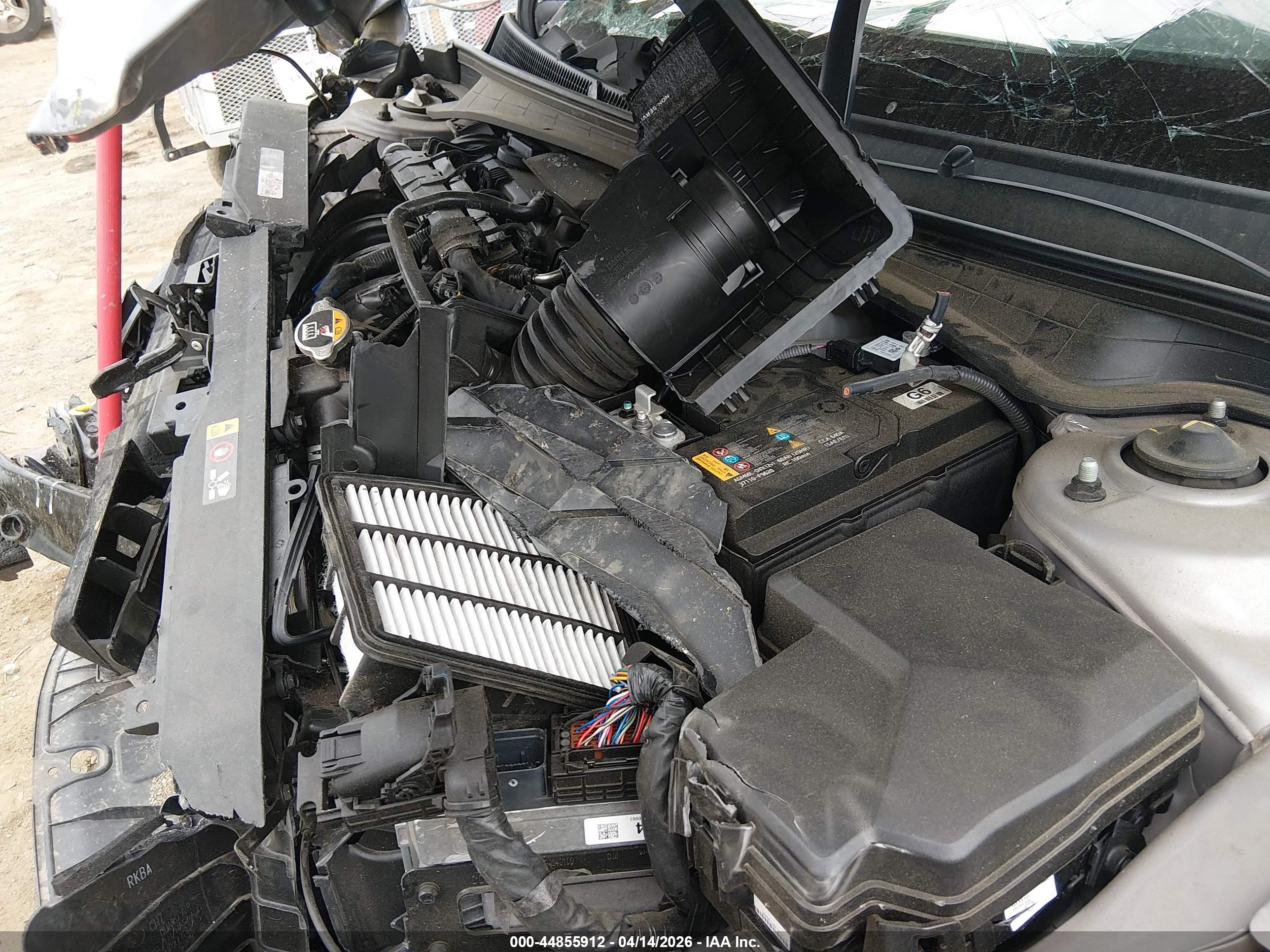 HYUNDAI ELANTRA image 10