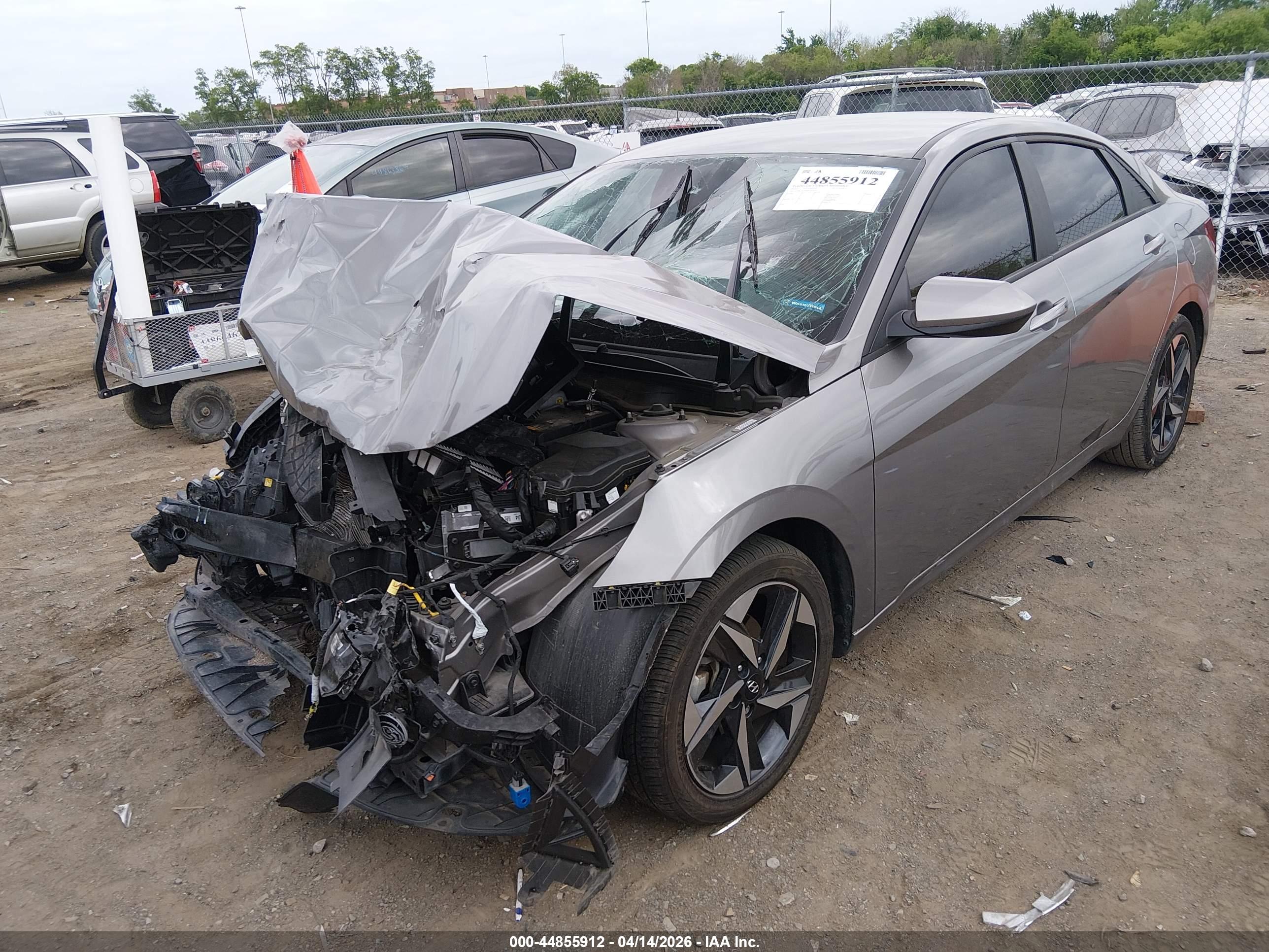 HYUNDAI ELANTRA image 2