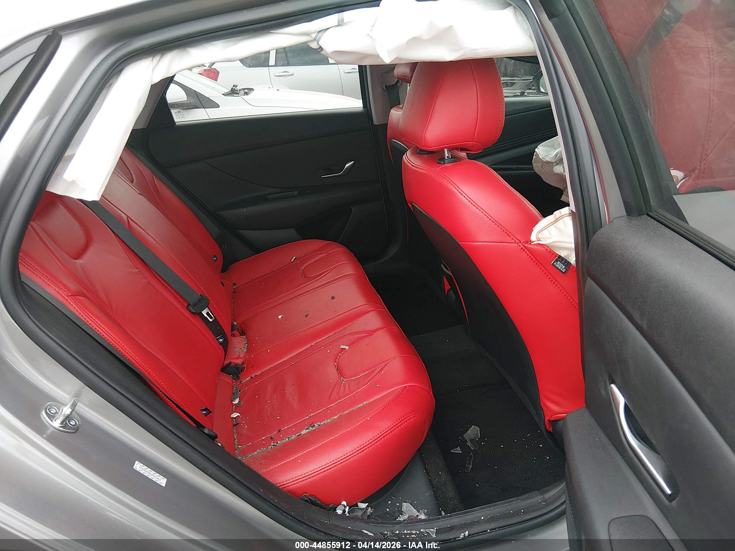 HYUNDAI ELANTRA image 8