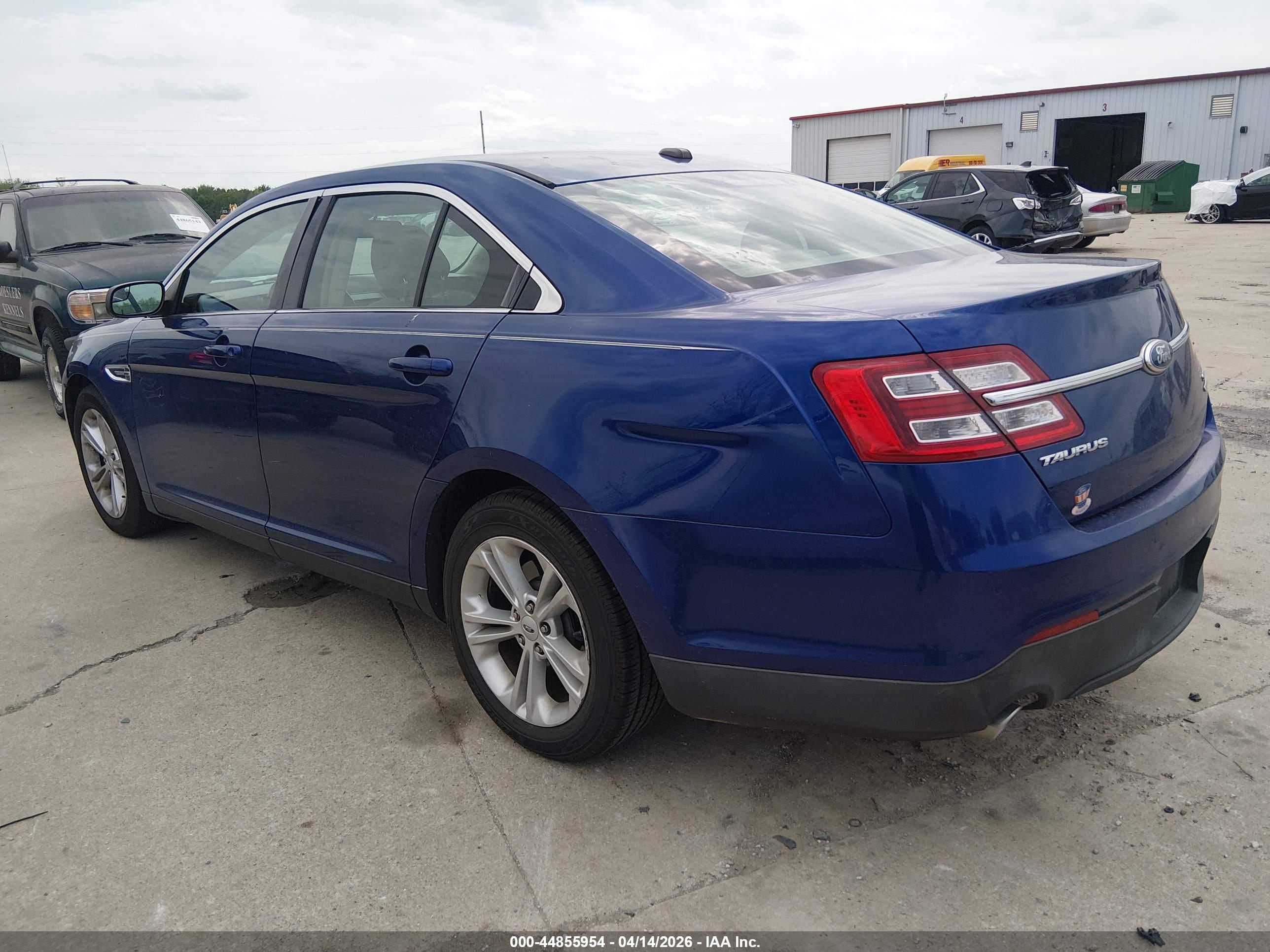 FORD TAURUS image 3