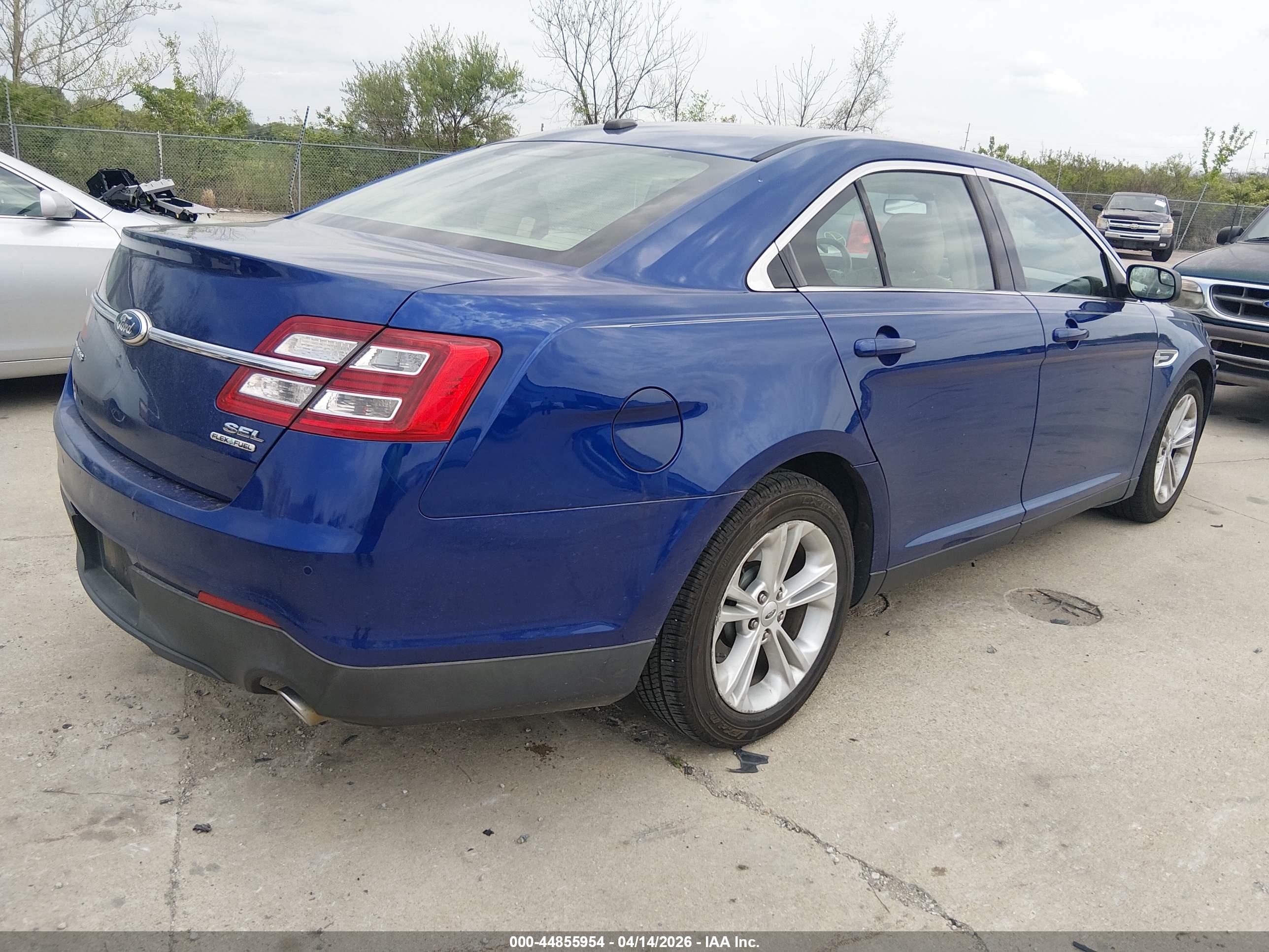 FORD TAURUS image 4