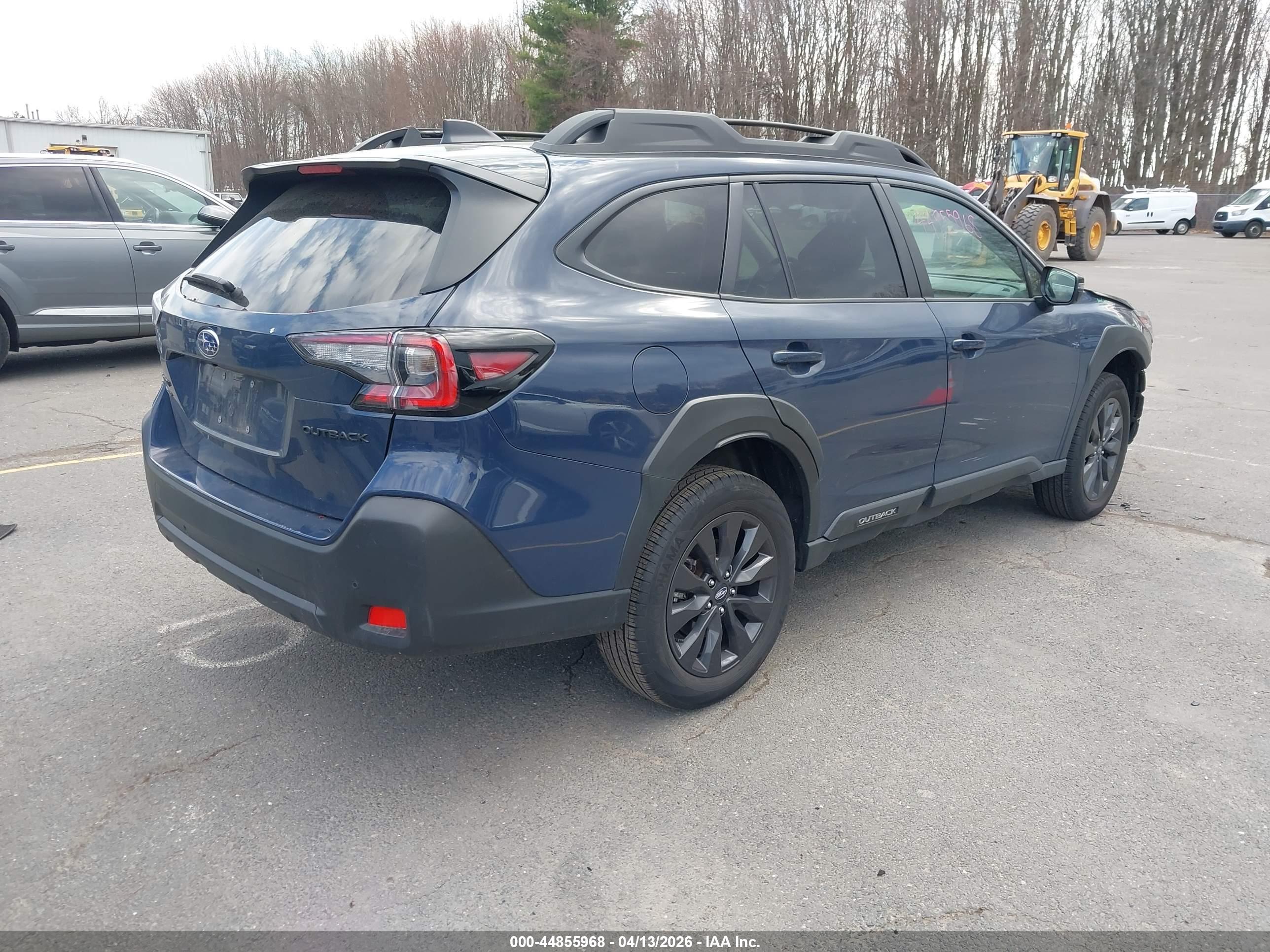 SUBARU OUTBACK image 4