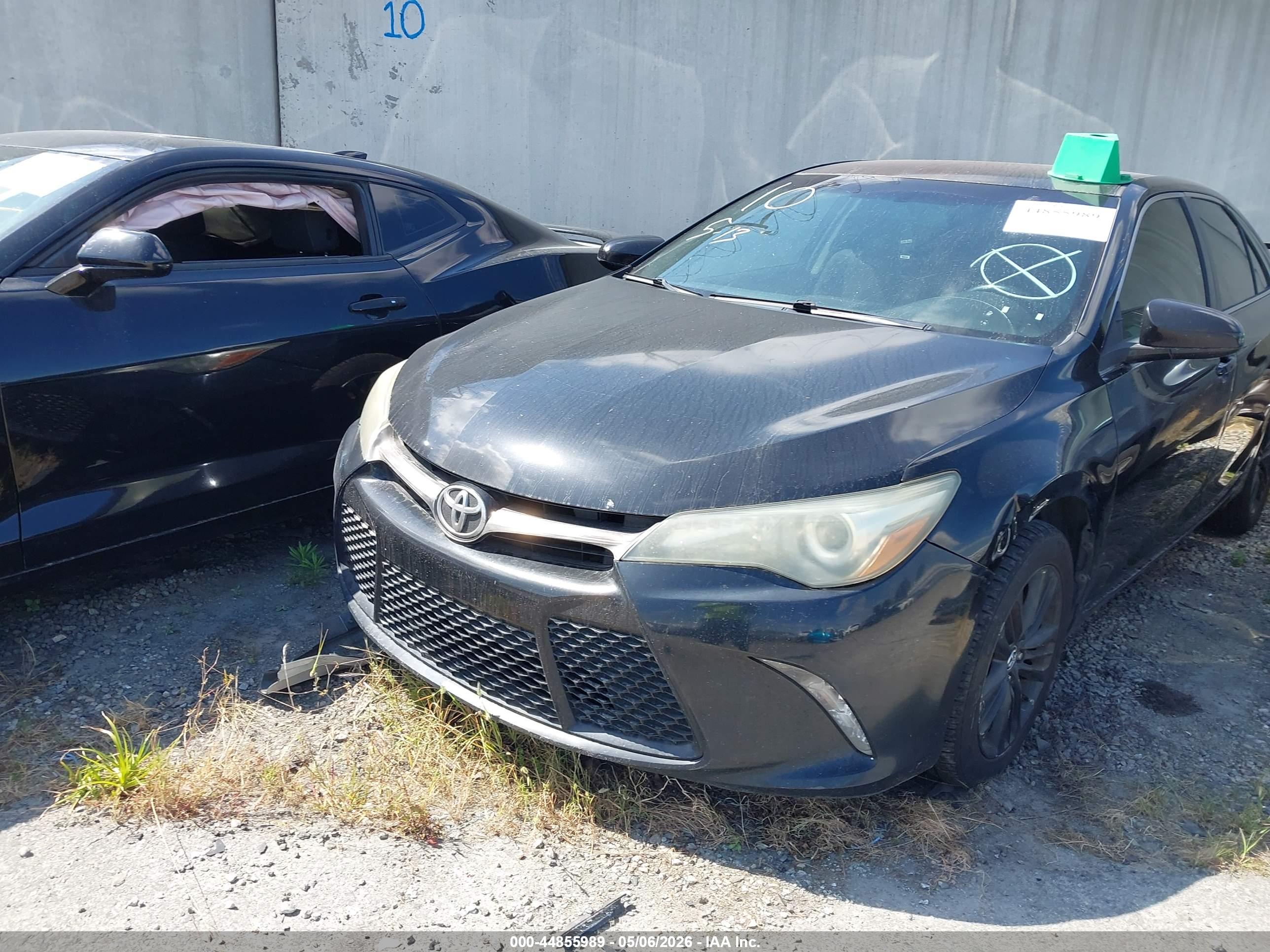 TOYOTA CAMRY image 2