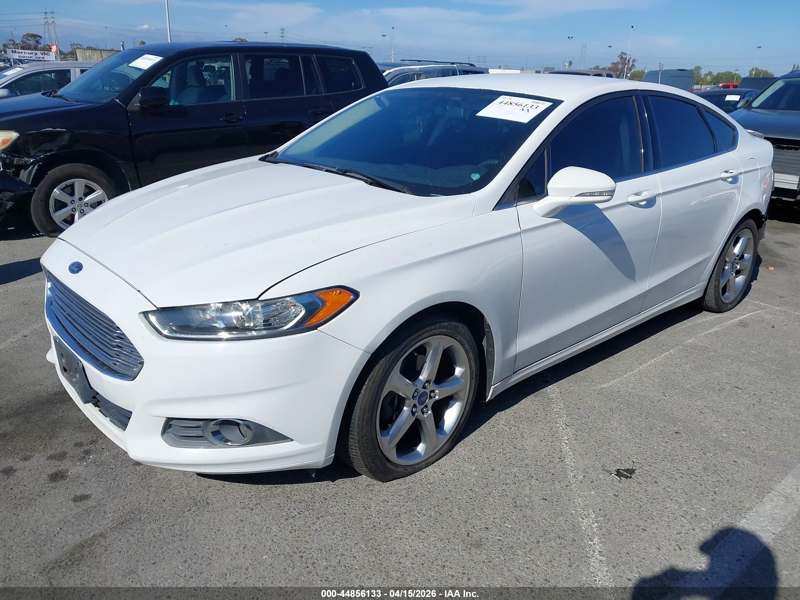 FORD FUSION image 2
