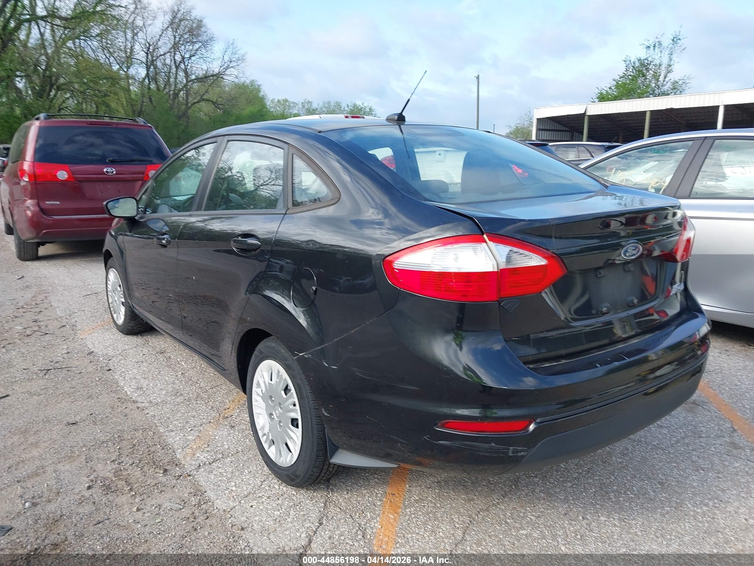 FORD FIESTA image 3