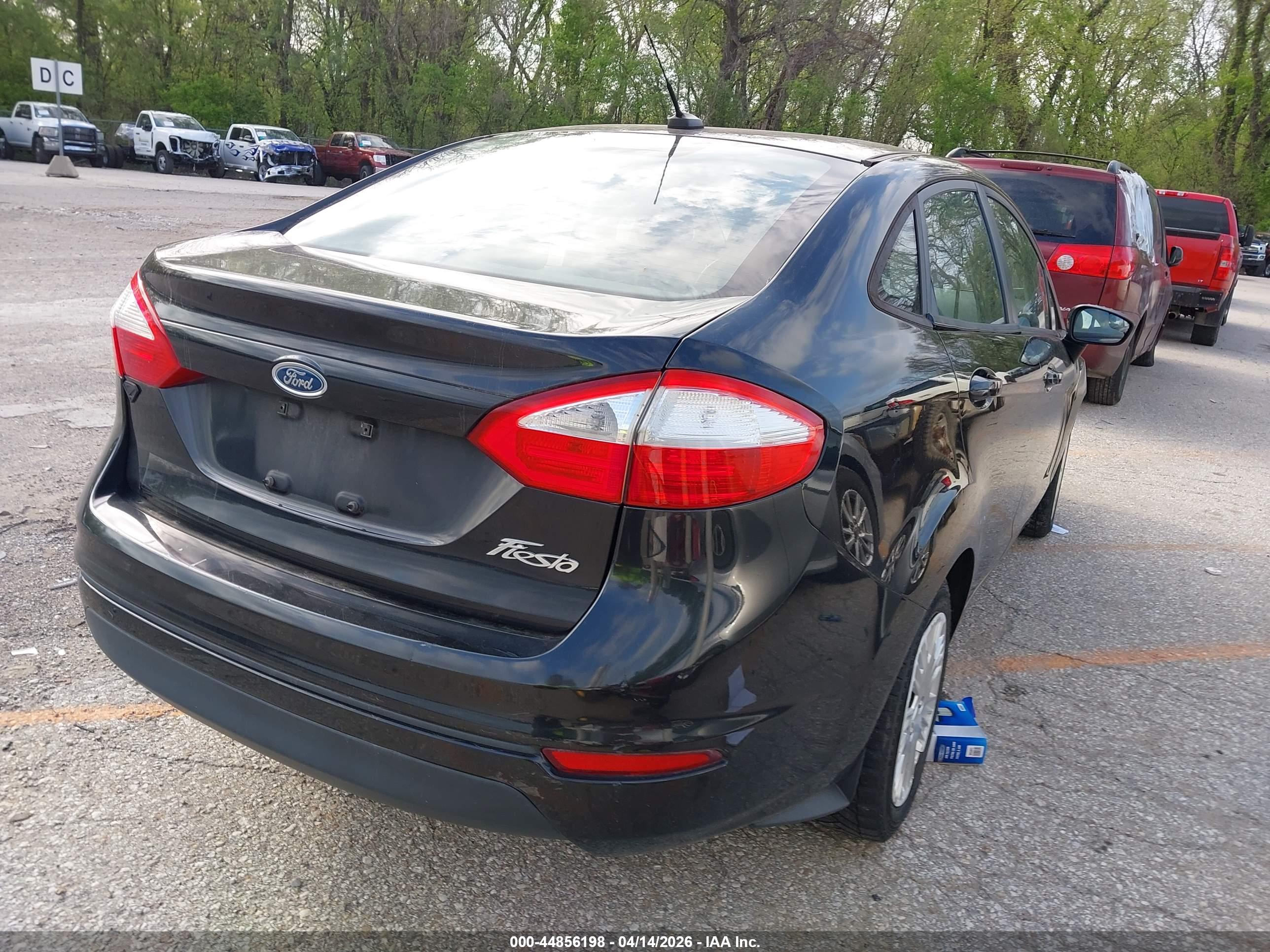 FORD FIESTA image 4