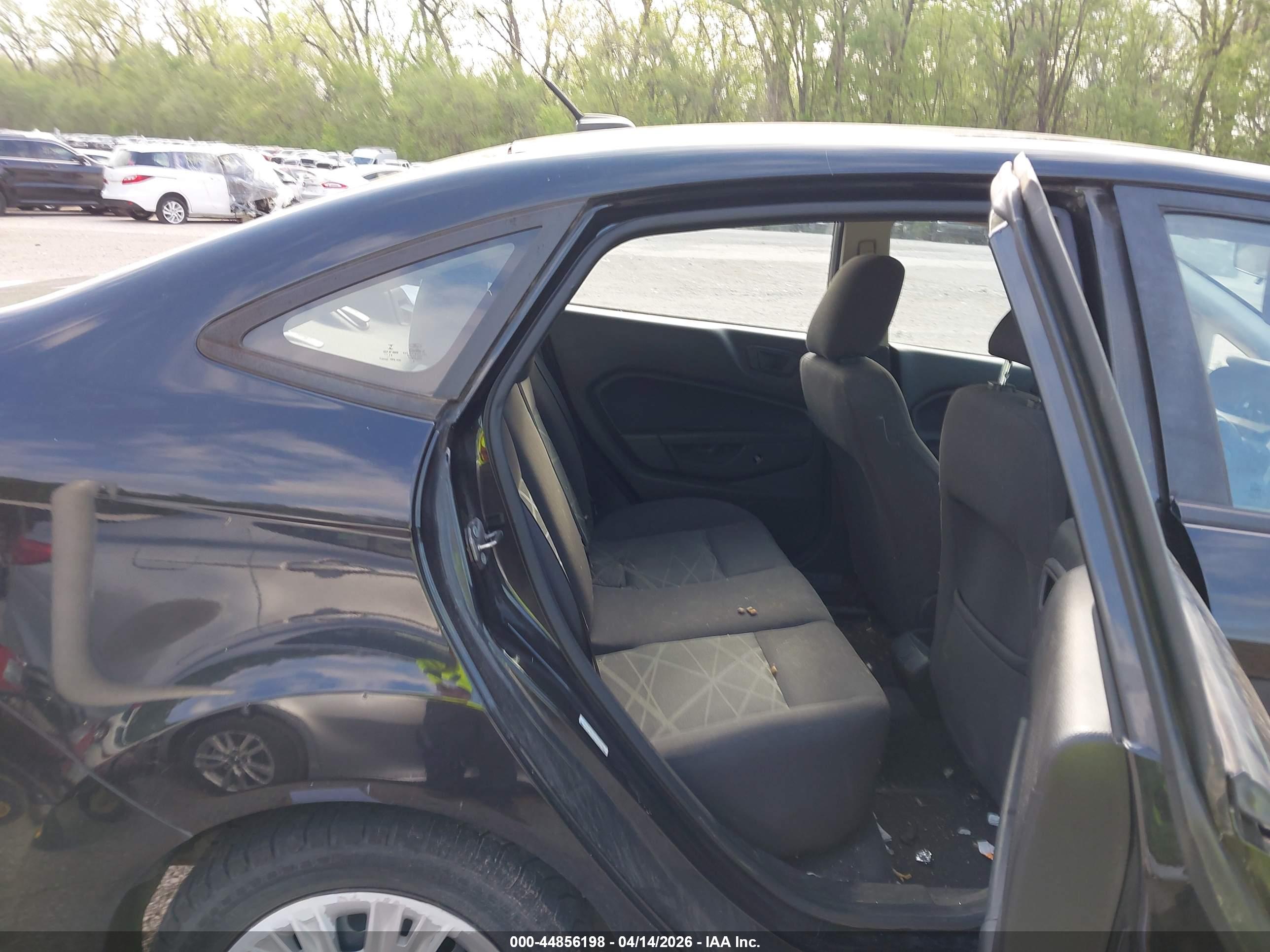 FORD FIESTA image 8
