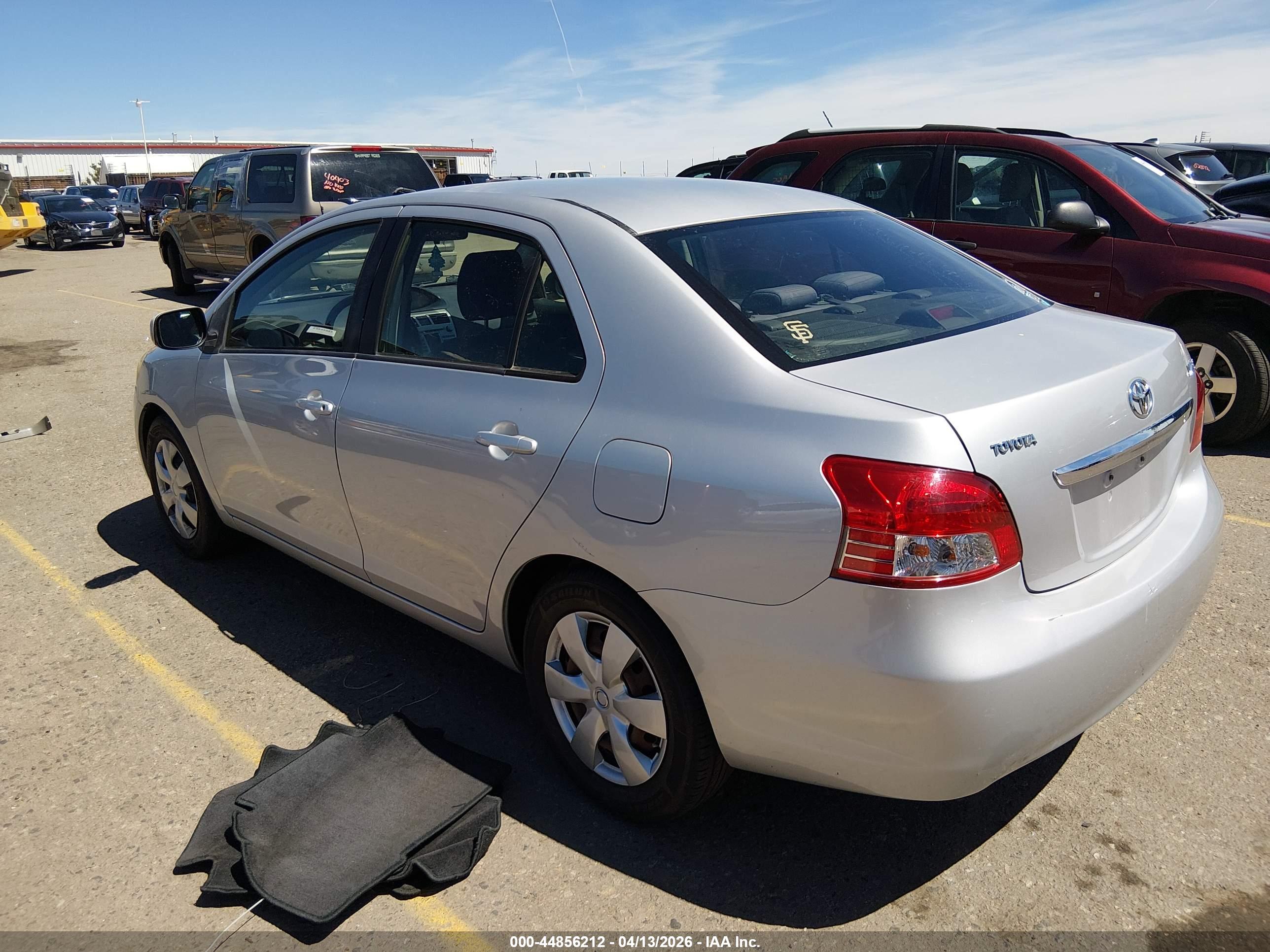 TOYOTA YARIS image 3
