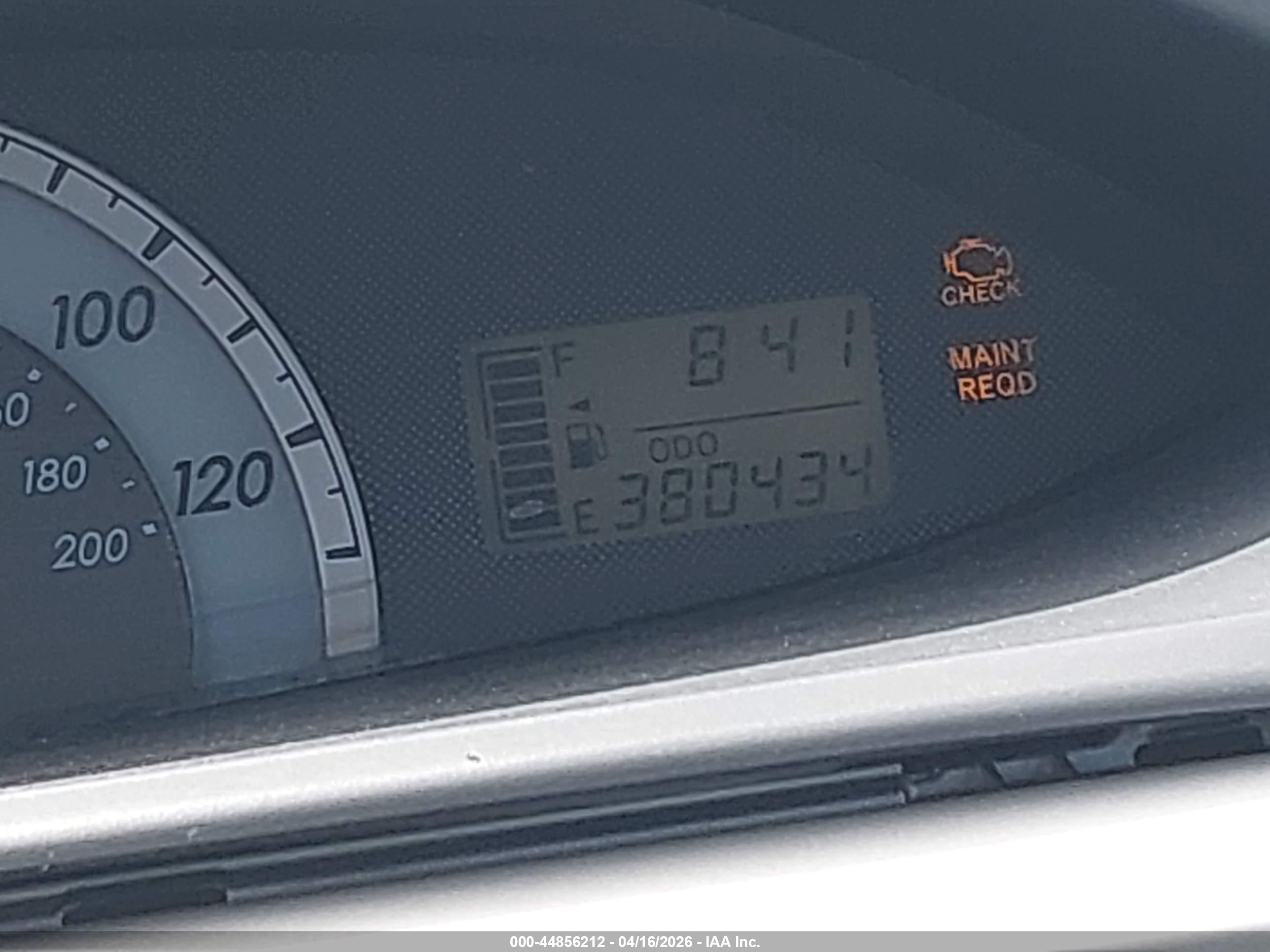 TOYOTA YARIS image 7