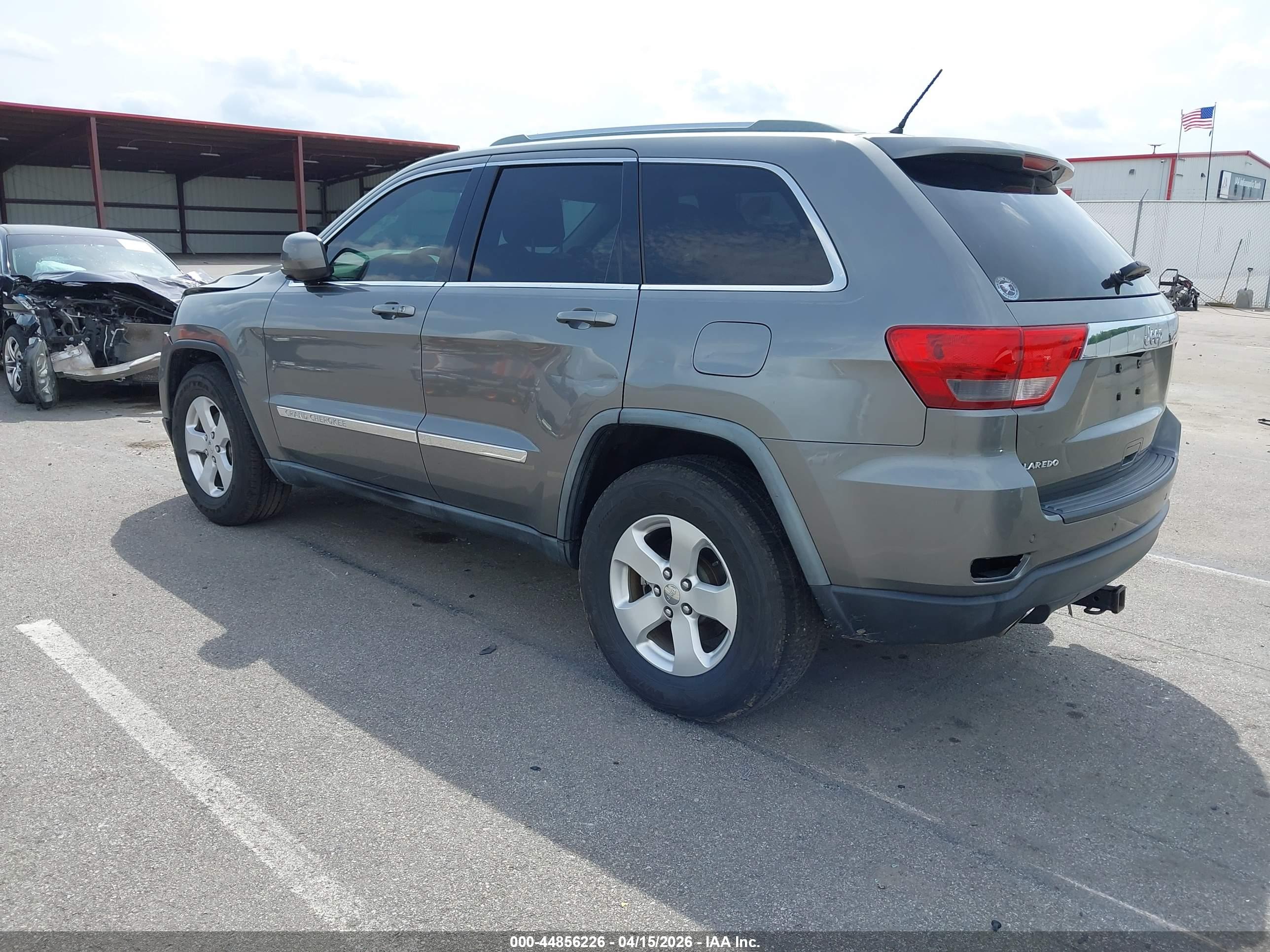 JEEP GRAND image 3