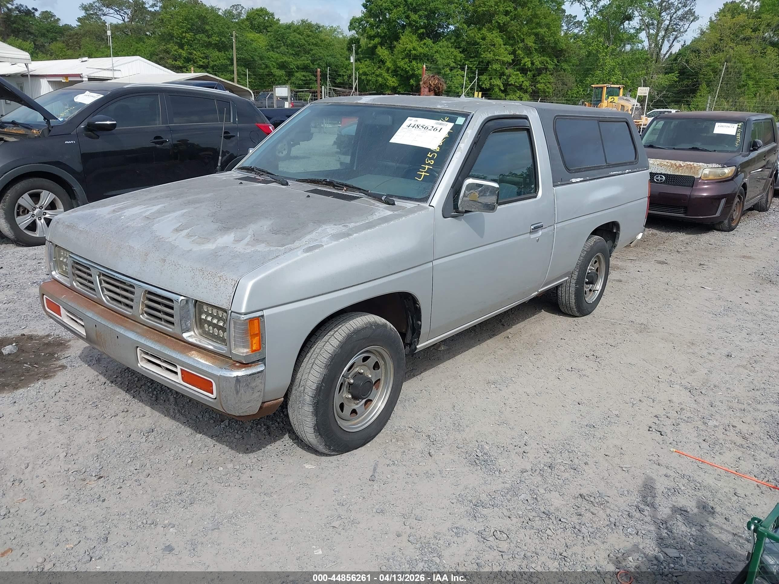 NISSAN TRUCK image 2