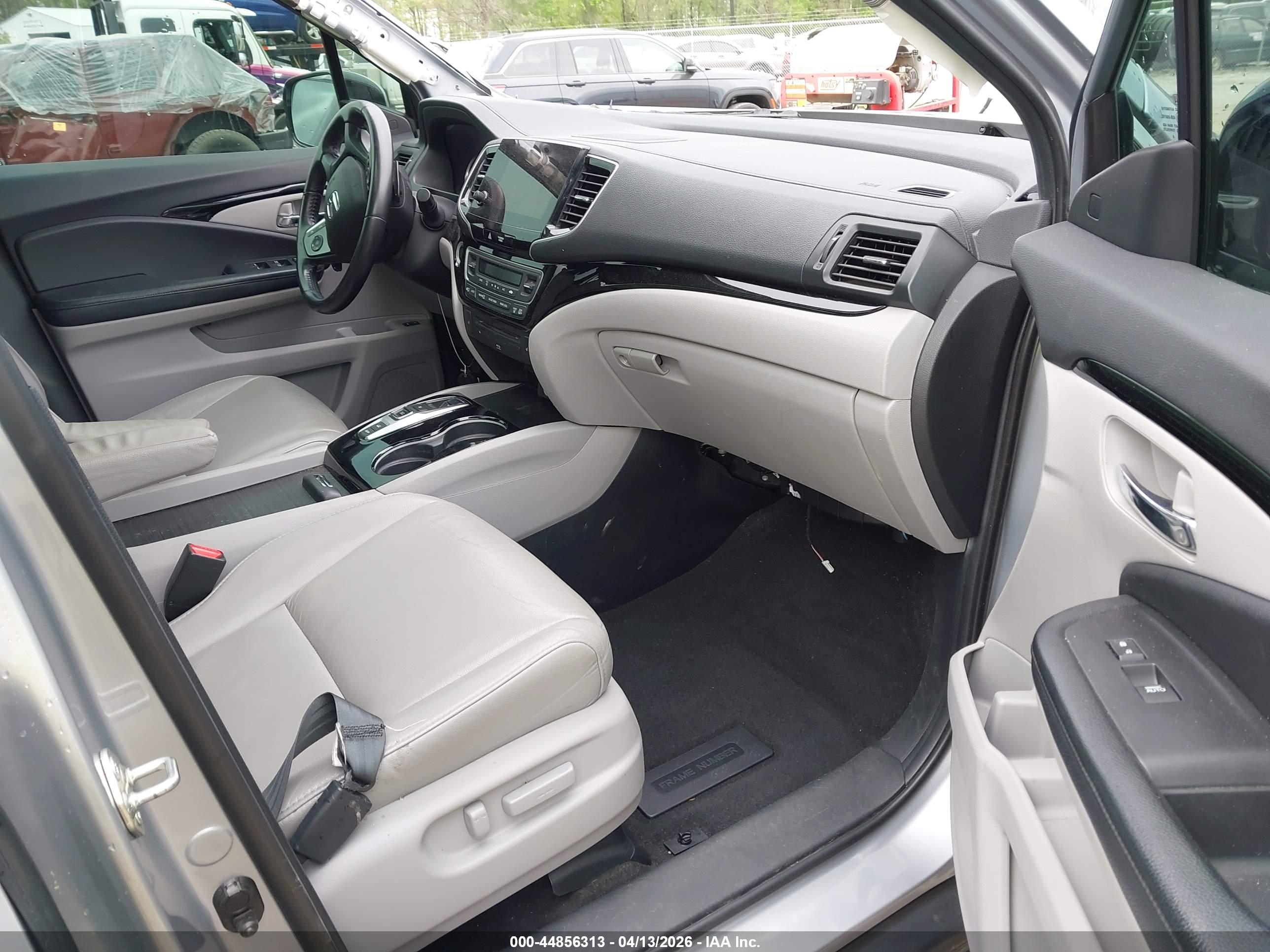 HONDA PILOT image 5