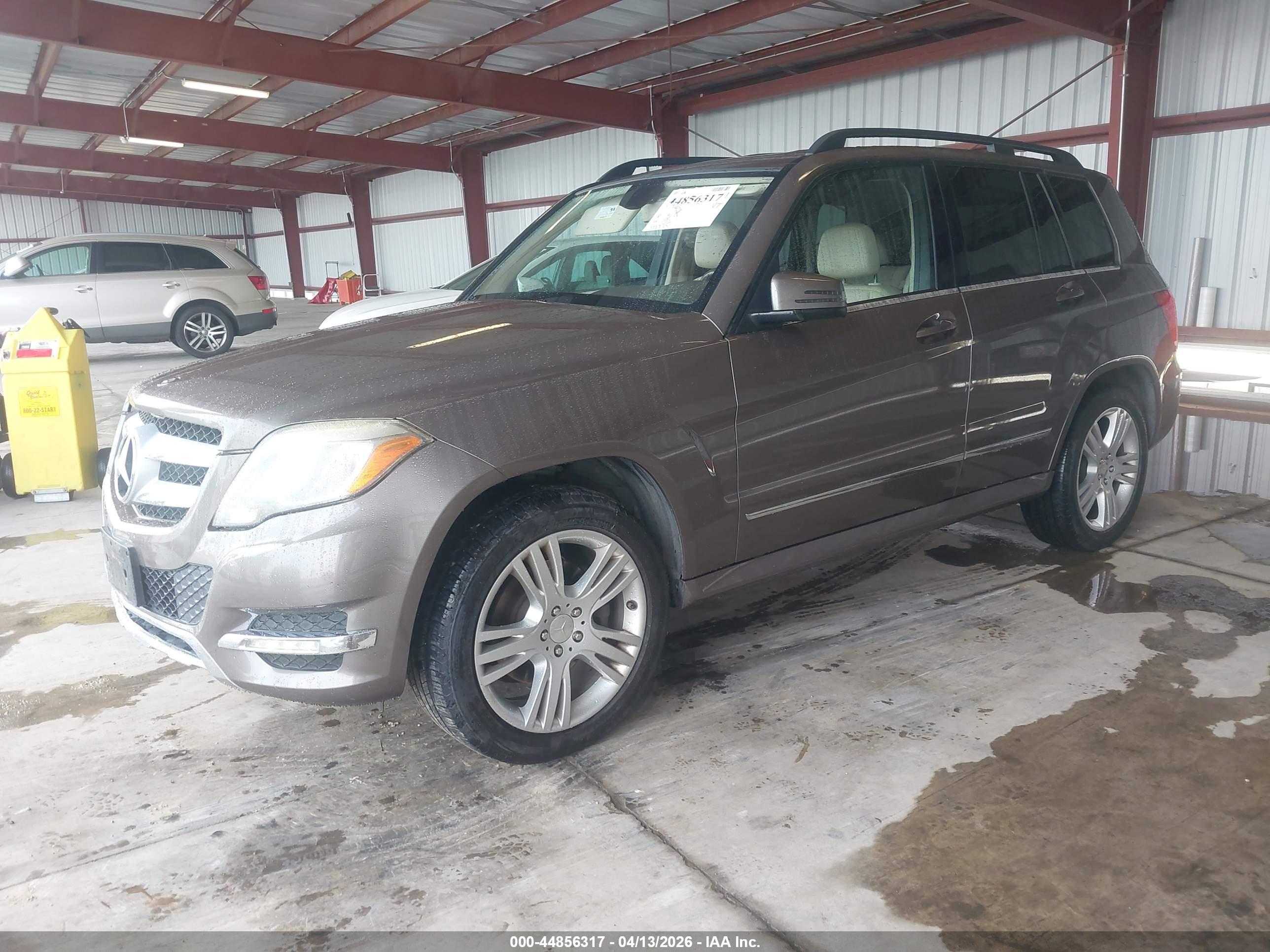 MERCEDES-BENZ GLK image 2