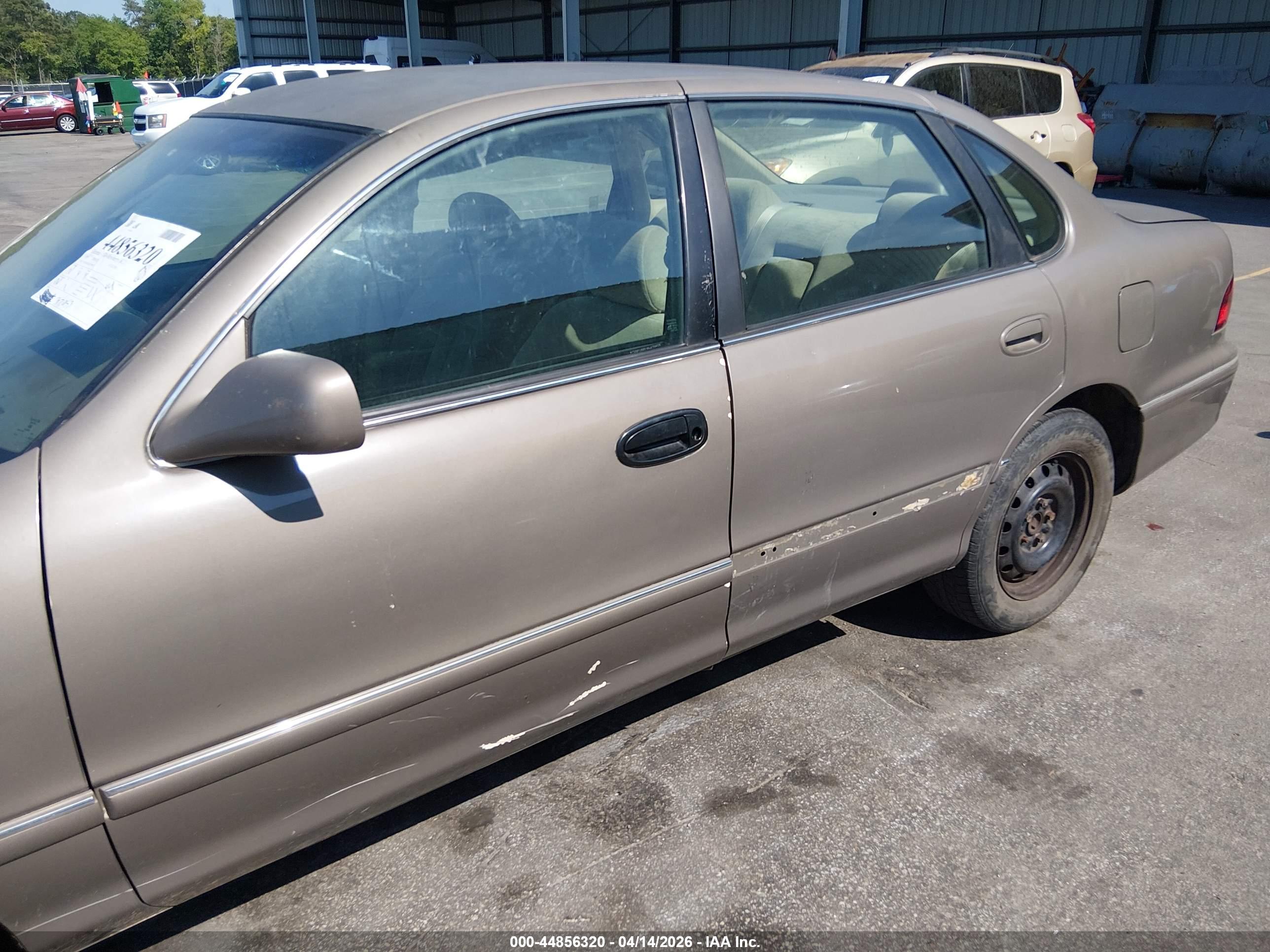 TOYOTA AVALON image 6