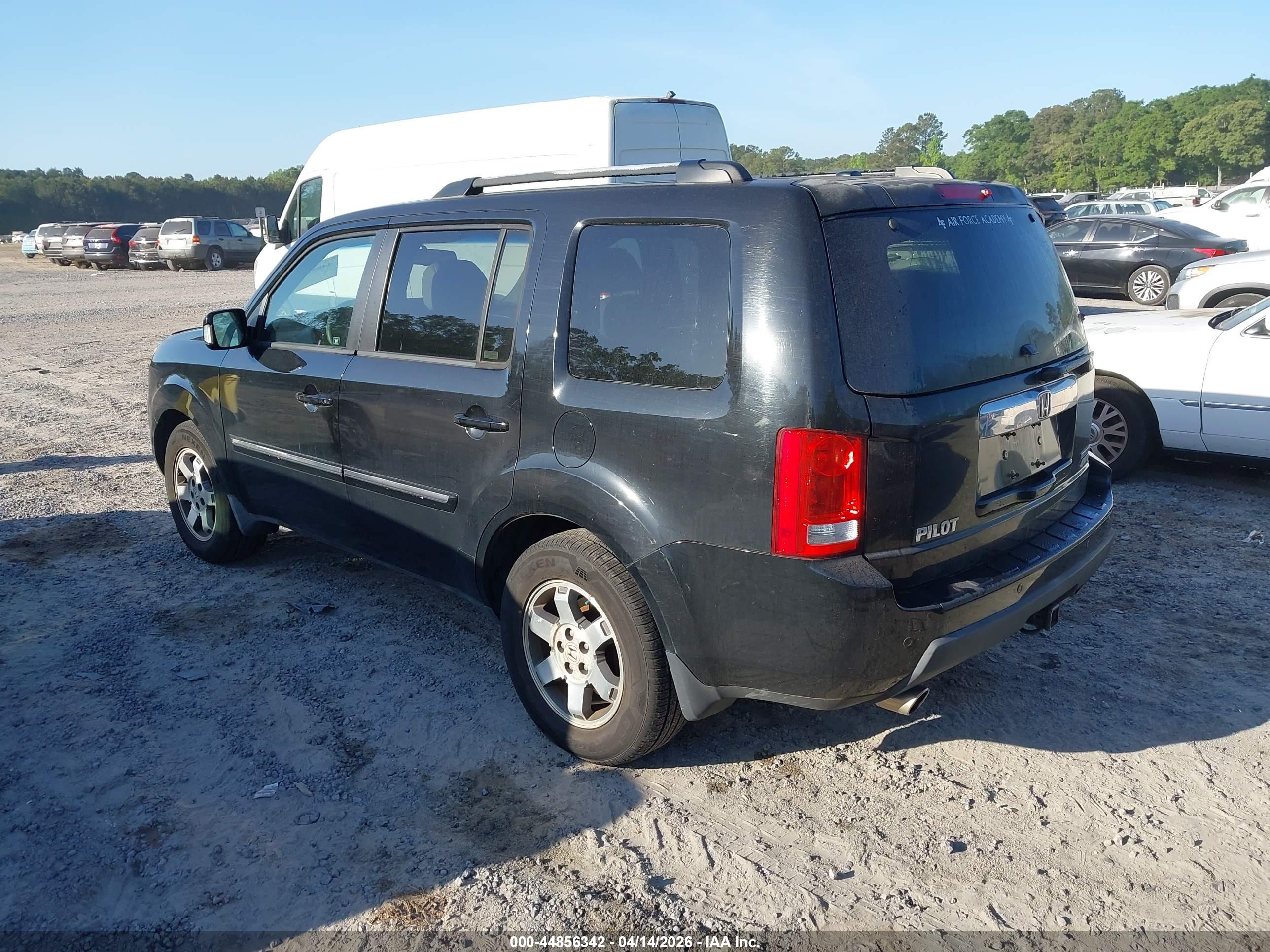 HONDA PILOT image 3