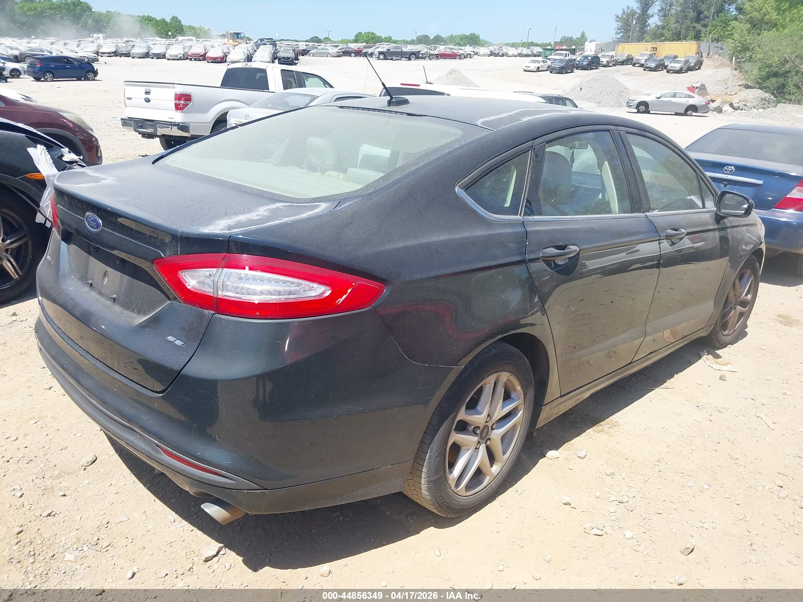 FORD FUSION image 4