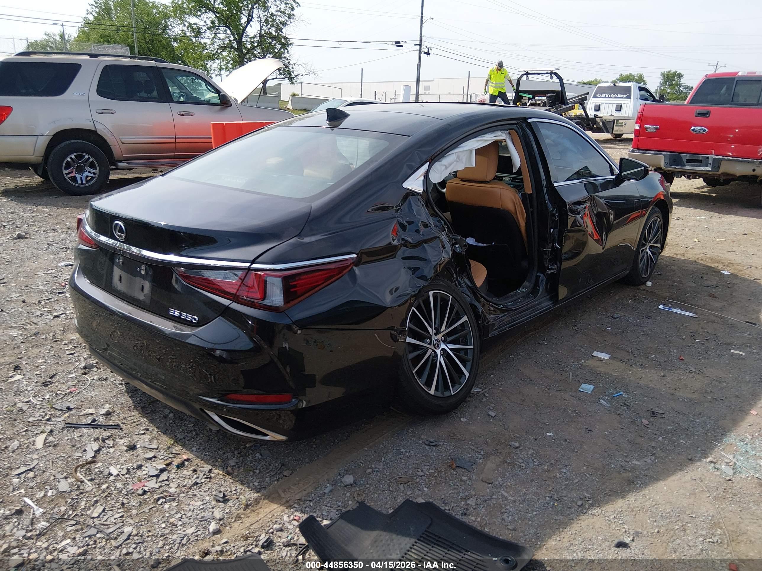 LEXUS ES image 4